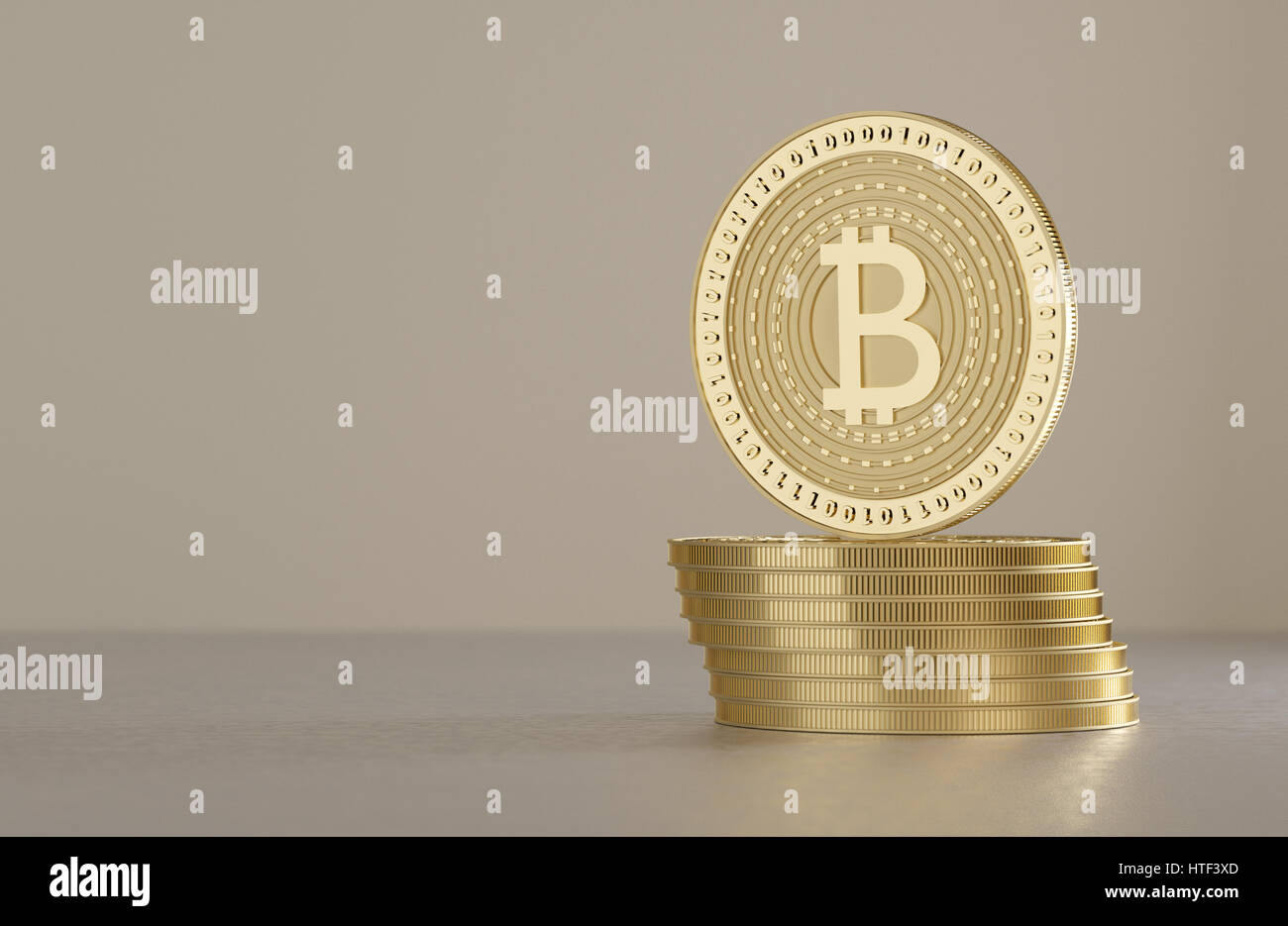 Due shiny golden bitcoins in piedi sul pavimento di metallo come concetto di tecnologia finanziaria e crypto-moneta Foto Stock