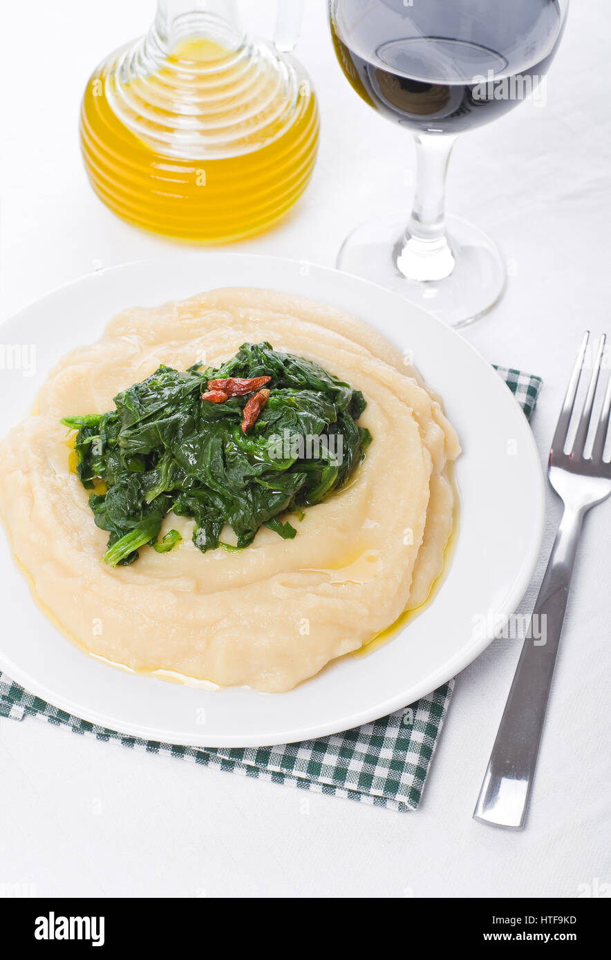 Fava purea di spinaci. Purè di fave e spinaci. Foto Stock