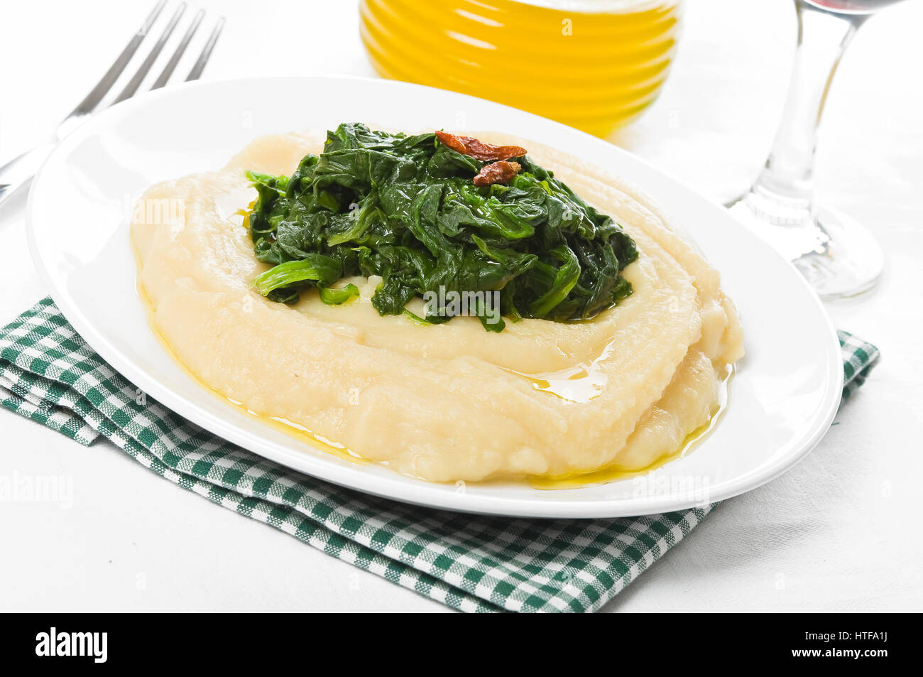 Fava purea di spinaci. Foto Stock