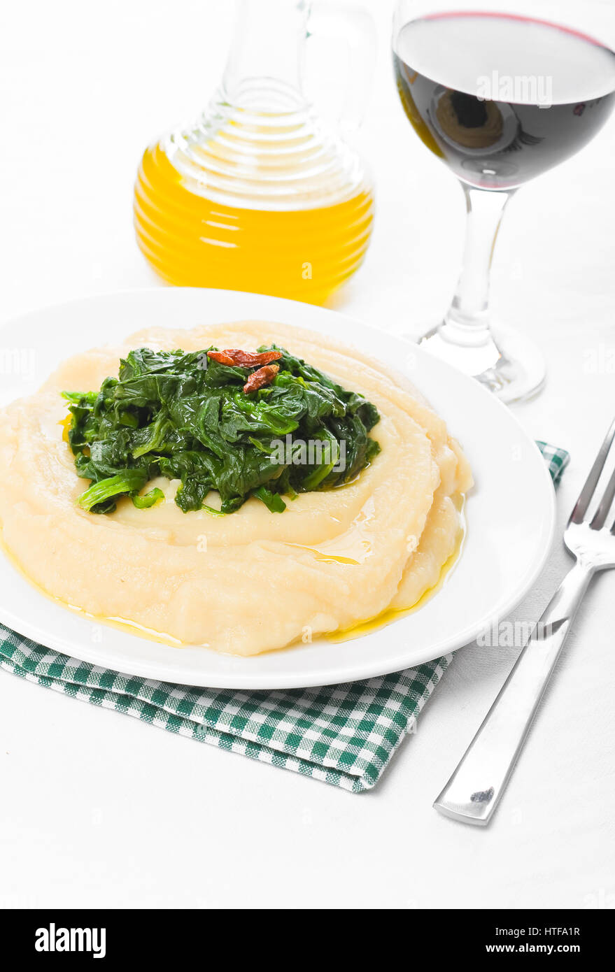 Fava purea di spinaci. Foto Stock