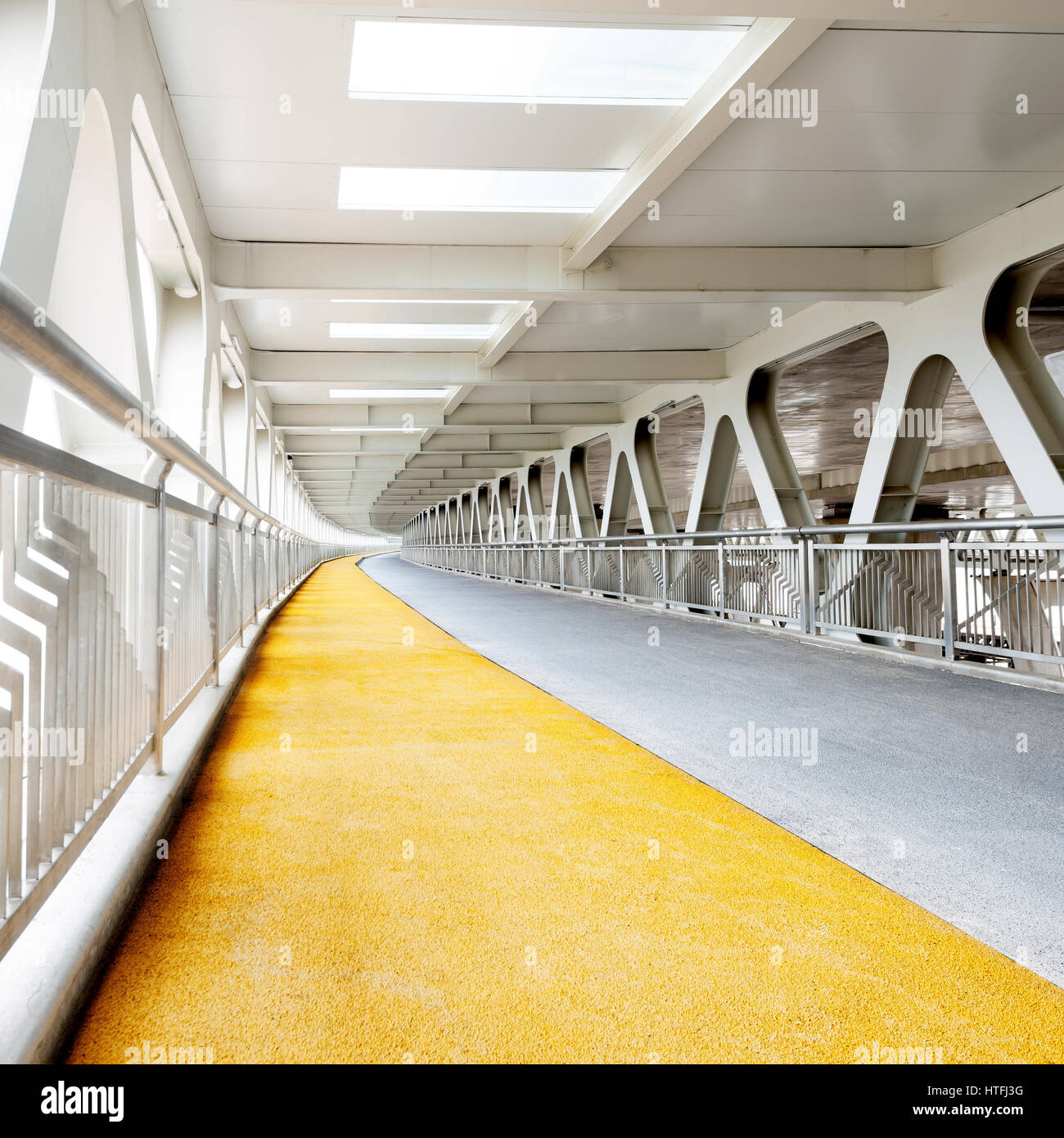 Bridge, pedoni e non veicolo motorizzato corsie. Foto Stock
