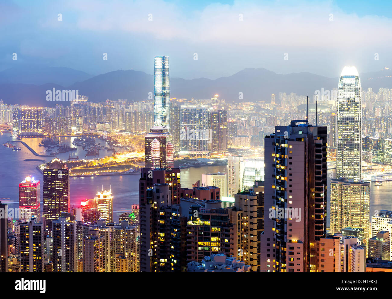 Vista aerea di Hong Kong di notte Foto Stock