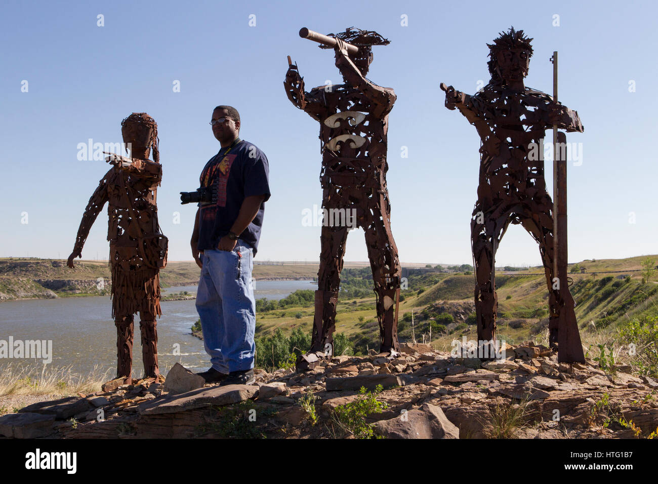 Damien Mitchell si unisce al Lewis & Clark sculture sul bordo del fiume Trail, Great Falls, MT. (MR) Foto Stock