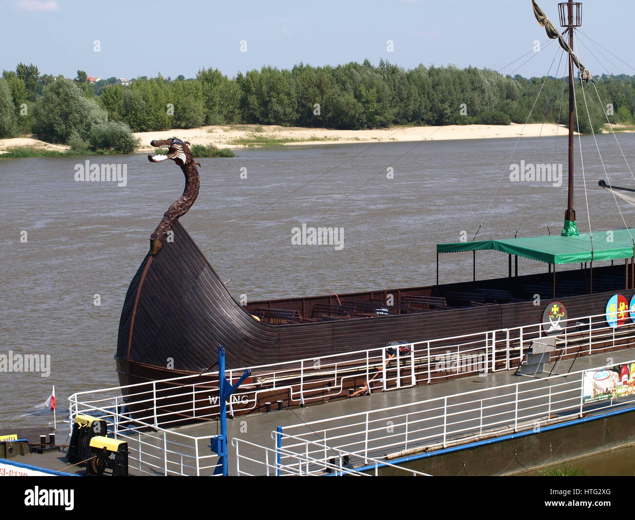 Imbarcazione turistica per turisti nel fiume Vistola in Kazimierz Dolny, Polonia Foto Stock