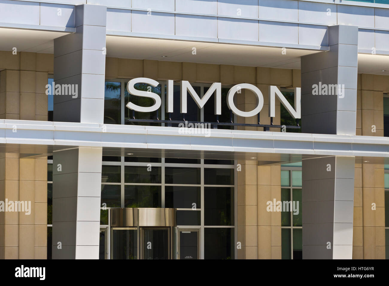 Indianapolis - Circa Giugno 2016: Simon Property Group presso la sede mondiale. SPG è un Commercial Real Estate Investment Trust (REIT) IV Foto Stock