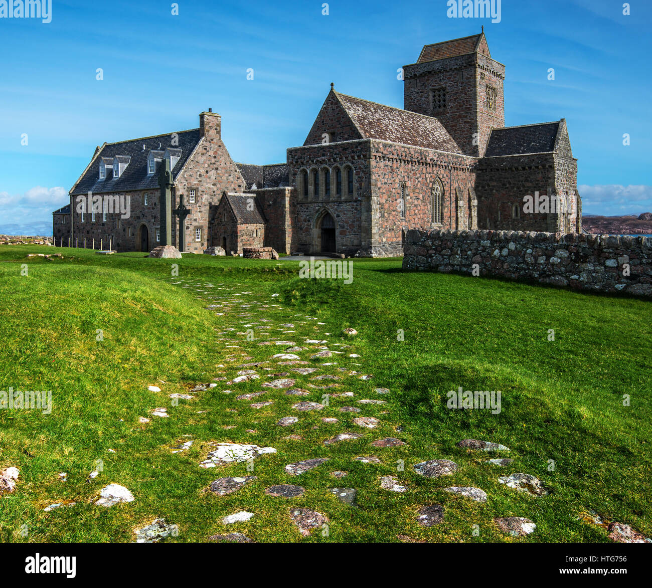 Iona Abbey luogo di sepoltura per Kings sull isola di Iona la Scozia occidentale fondata da st. Columba in 563 uno di Scotlands la maggior parte dei siti sacri. Foto Stock