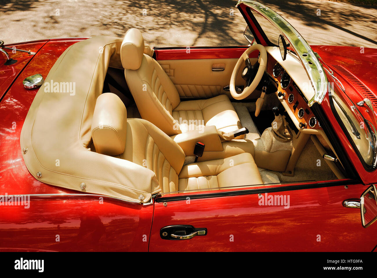 MG auto d'epoca, antica, auto, automobile, cromo, classico, convertibile, design, guida, desiderio, faro, abitacolo, lampada, stile di vita, lusso, Foto Stock