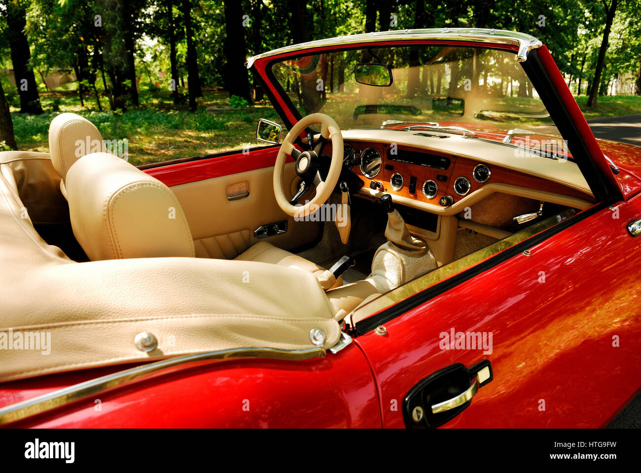 MG vintage car, antiquariato, auto, automobile, paraurti, auto, cromo, classico, convertibile, design, guida, desiderio, faro, stile di vita, lusso, Foto Stock