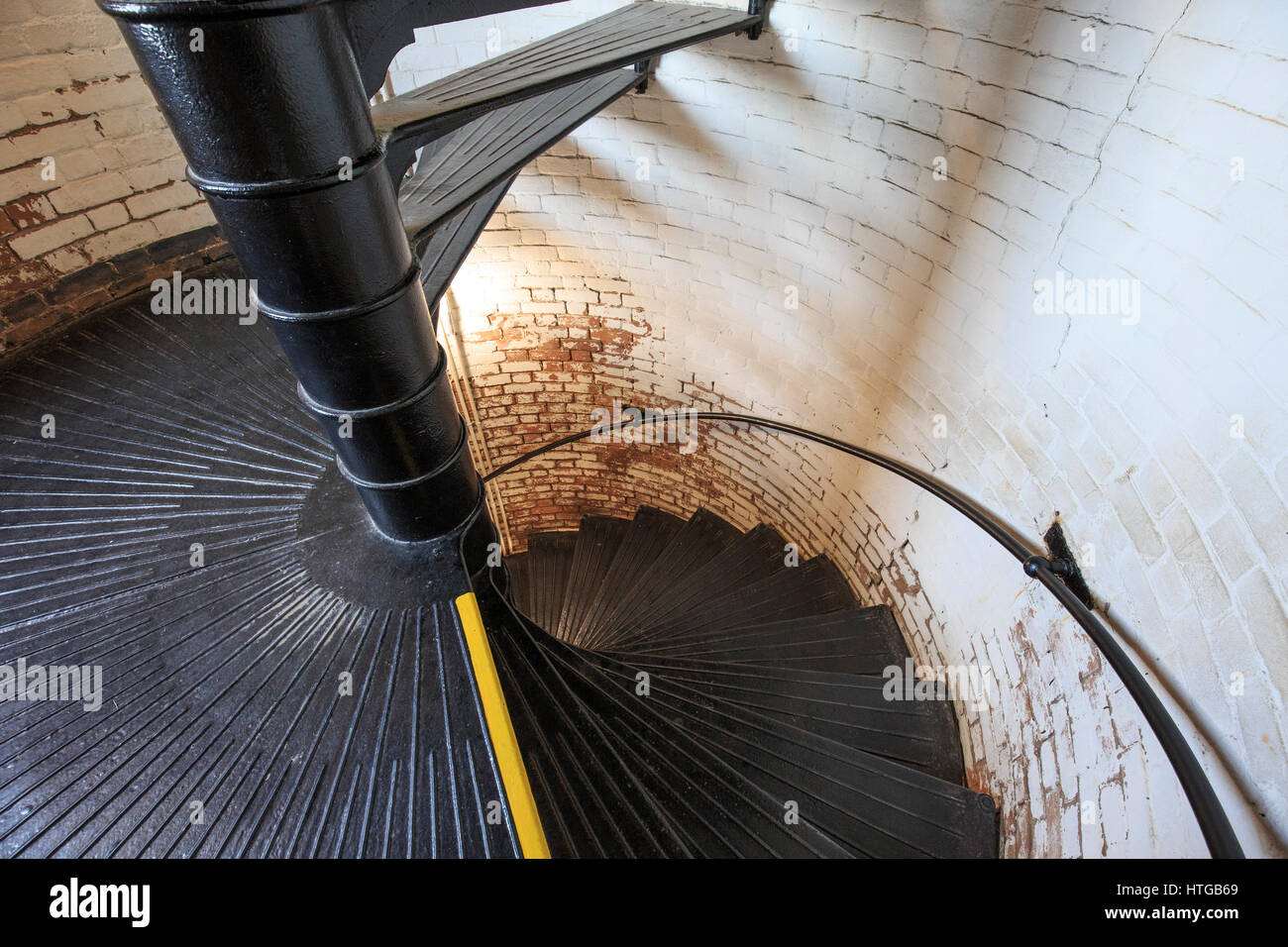 La scala a chiocciola in Tybee Island Lighthouse. Foto Stock