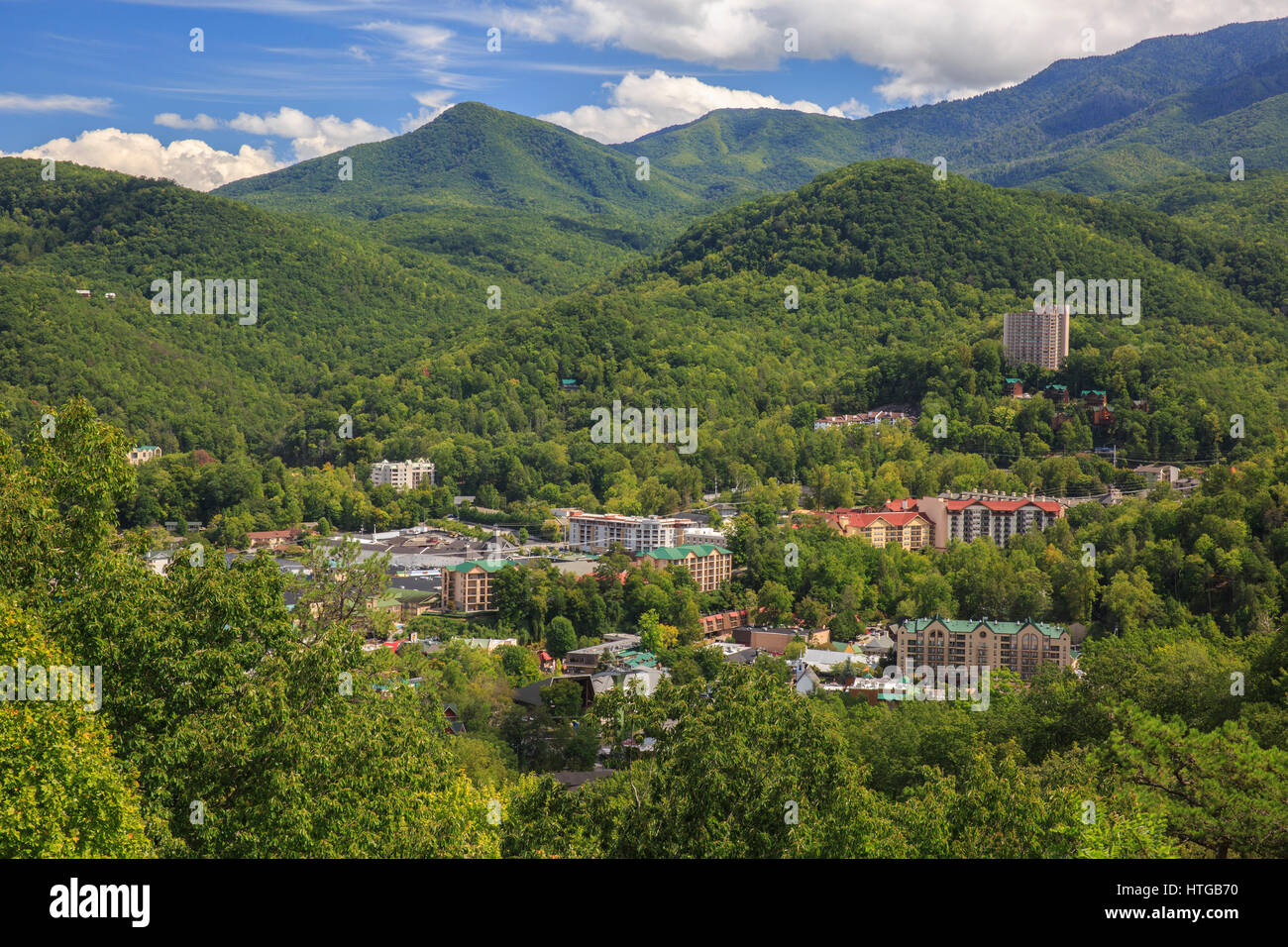 Si affacciano su vista di Gatlinburg, Tennessee dal Great Smoky Mountians Parco Nazionale Foto Stock