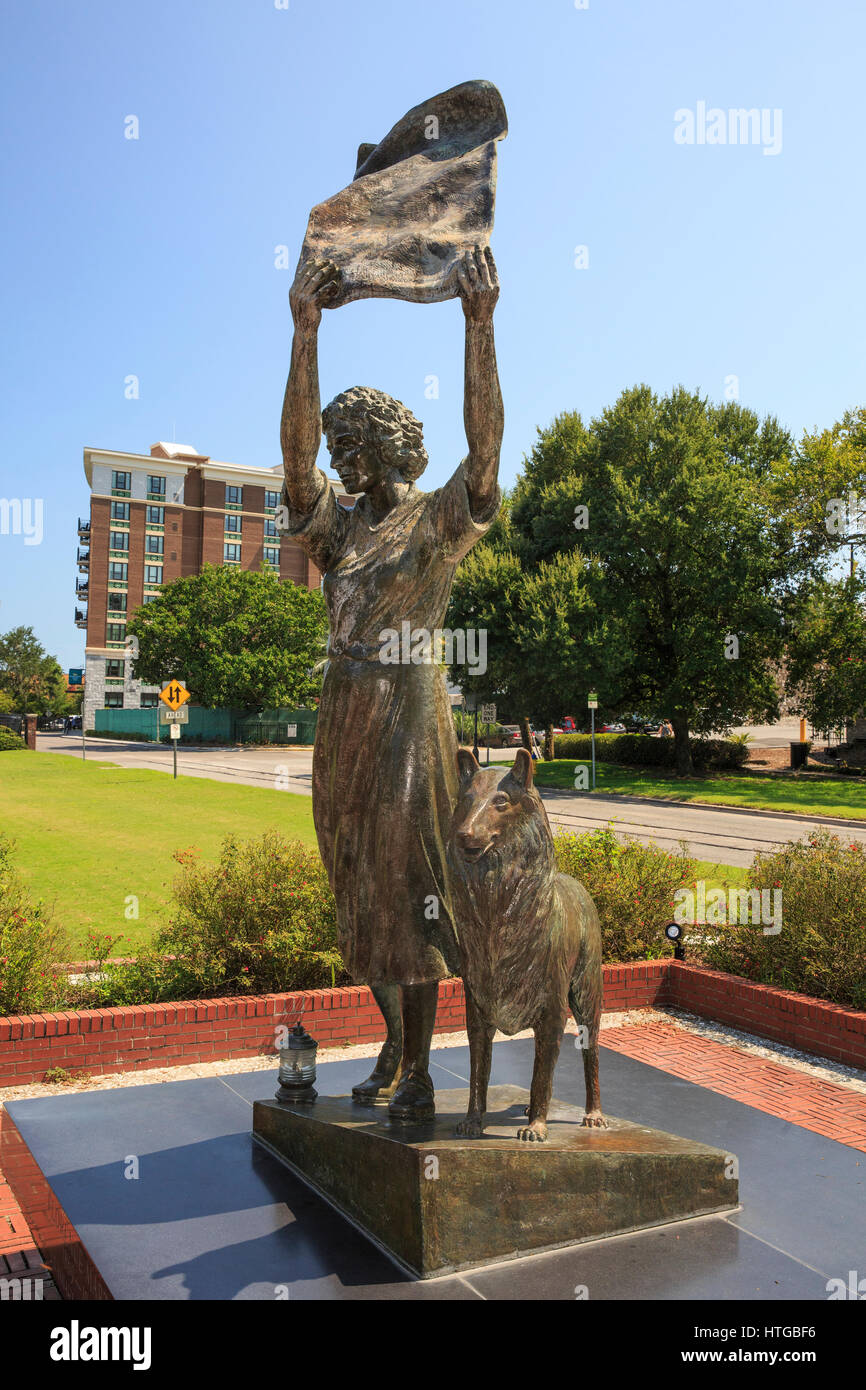 Statua di Firenze Martus, noto anche come sventolano Girl, nel centro di Savannah, Georgia. Foto Stock