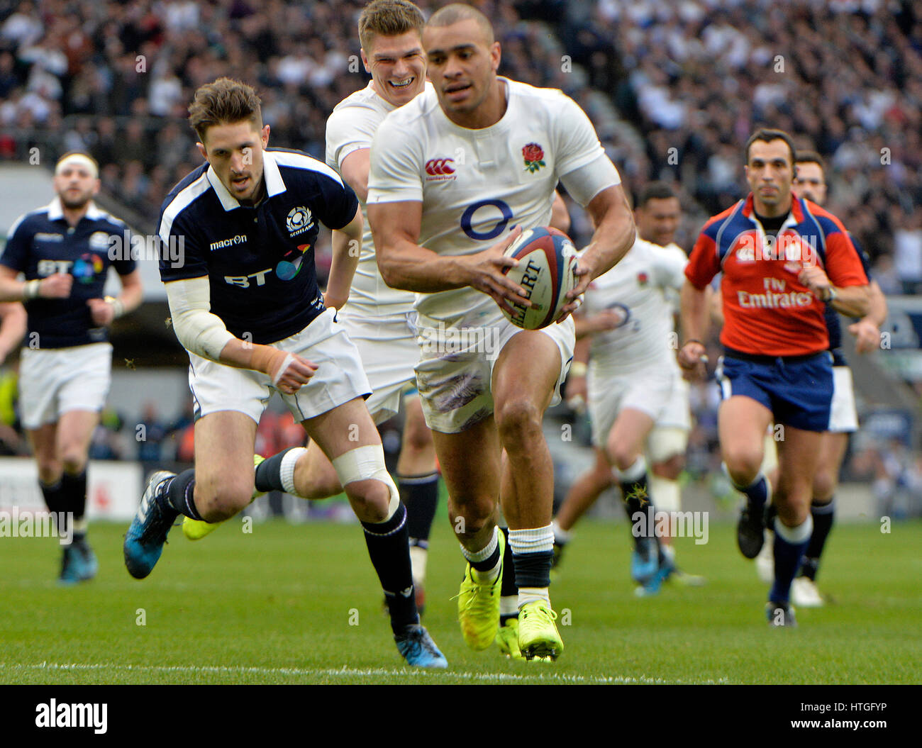 Stadio di Twickenham, Londra, Regno Unito. Undicesimo Marzo 2017. Sei Nazioni di Rugby Internazionale Inghilterra vs Scozia a RFU Twickenham Stadium Regno Unito uomo del match Jonathan Joseph punteggi di provarlo per Inghilterra che ha vinto la partita di credito 61-21: Leo Mason sport foto/Alamy Live News Foto Stock