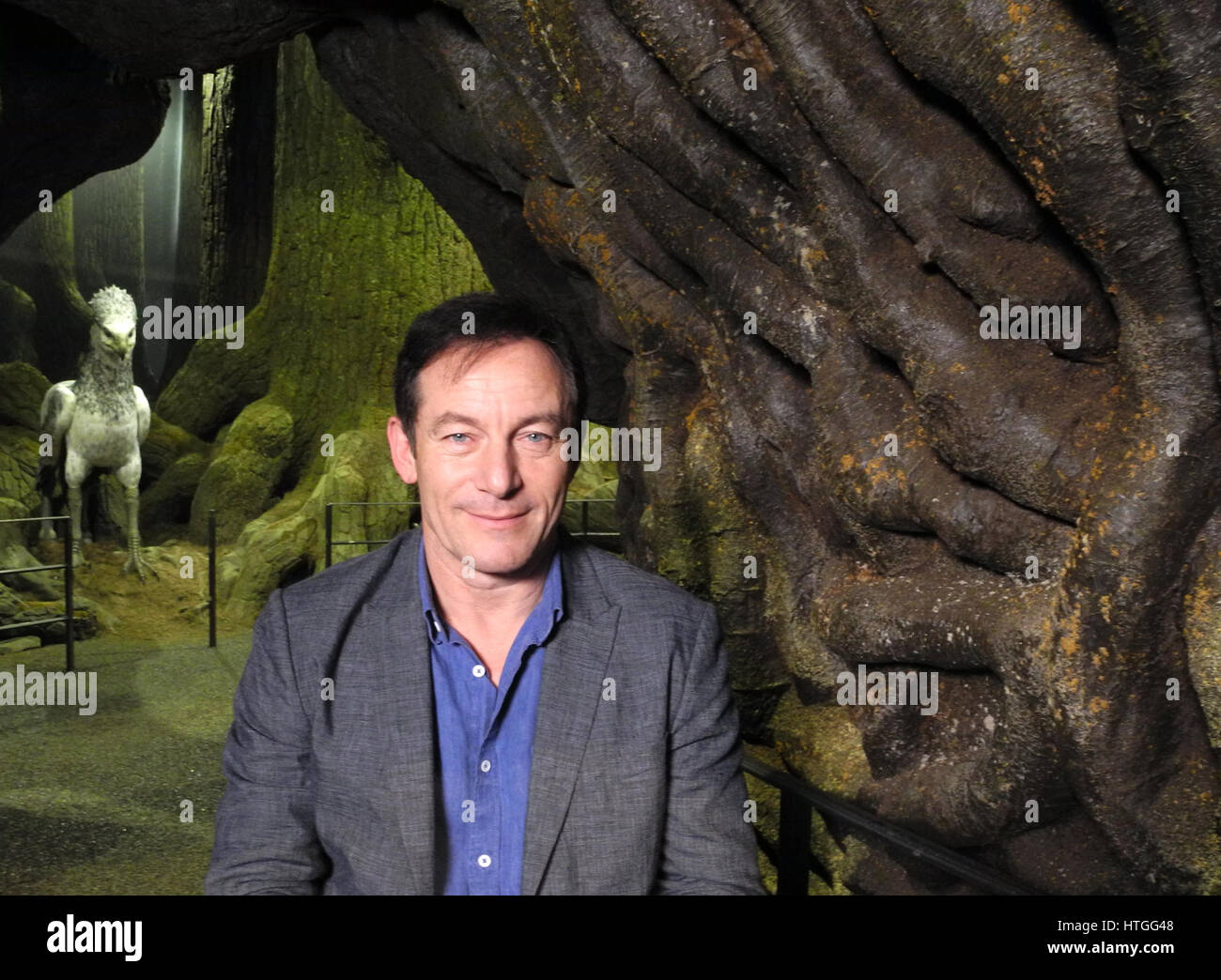 Londra, Regno Unito. 08 Mar, 2017. Attore Jason Isaacs in 'Foresta proibita' dalla serie di Harry Potter in Warner Bros studio a Londra, Regno Unito, 08 marzo 2017. Il Harry Potter studios sono attualmente in fase di ampliamento. La foresta proibita sarà aperto al pubblico il 31 marzo 2017. Foto: Leonard Kehnscherper/dpa/Alamy Live News Foto Stock