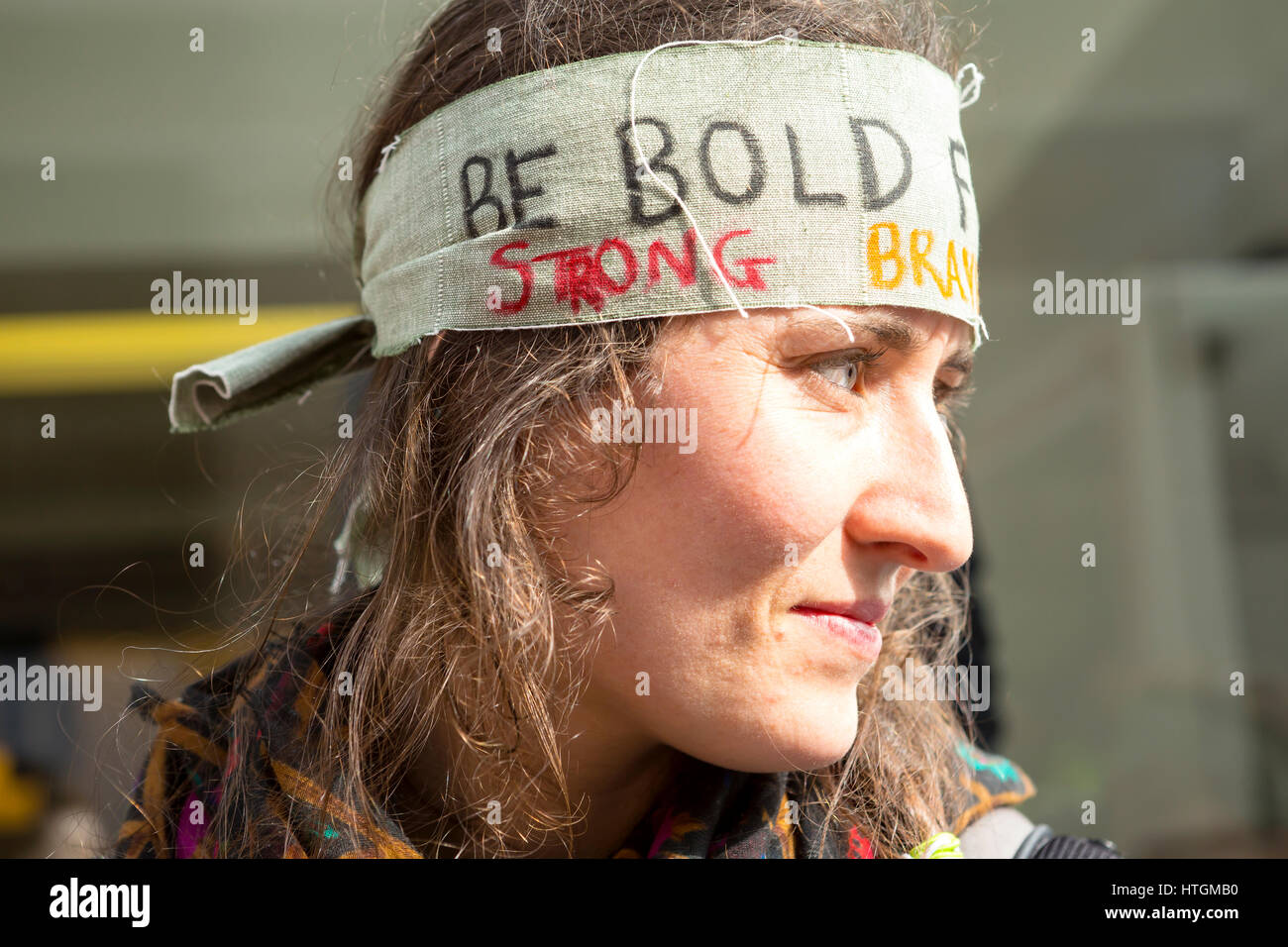 London, Regno Unito - 11 Marzo 2017: milioni di donne in aumento. Un milione di donne è salita a marzo solo da donne per protestare contro la violenza contro le donne in tutto il mondo. Credito: Jane Campbell/Alamy Live News Foto Stock