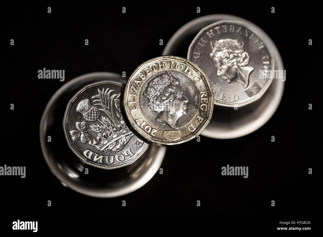 Llantrisant, nel Galles del Sud, Regno Unito. Il 14 marzo 2017. Il Royal Mint. Utensili di monete di morire. Utilizzato per premere il nuovo £ 1 moneta che entrerà in circolazione il 28 marzo. © Guy Corbishley/Alamy Live News Foto Stock