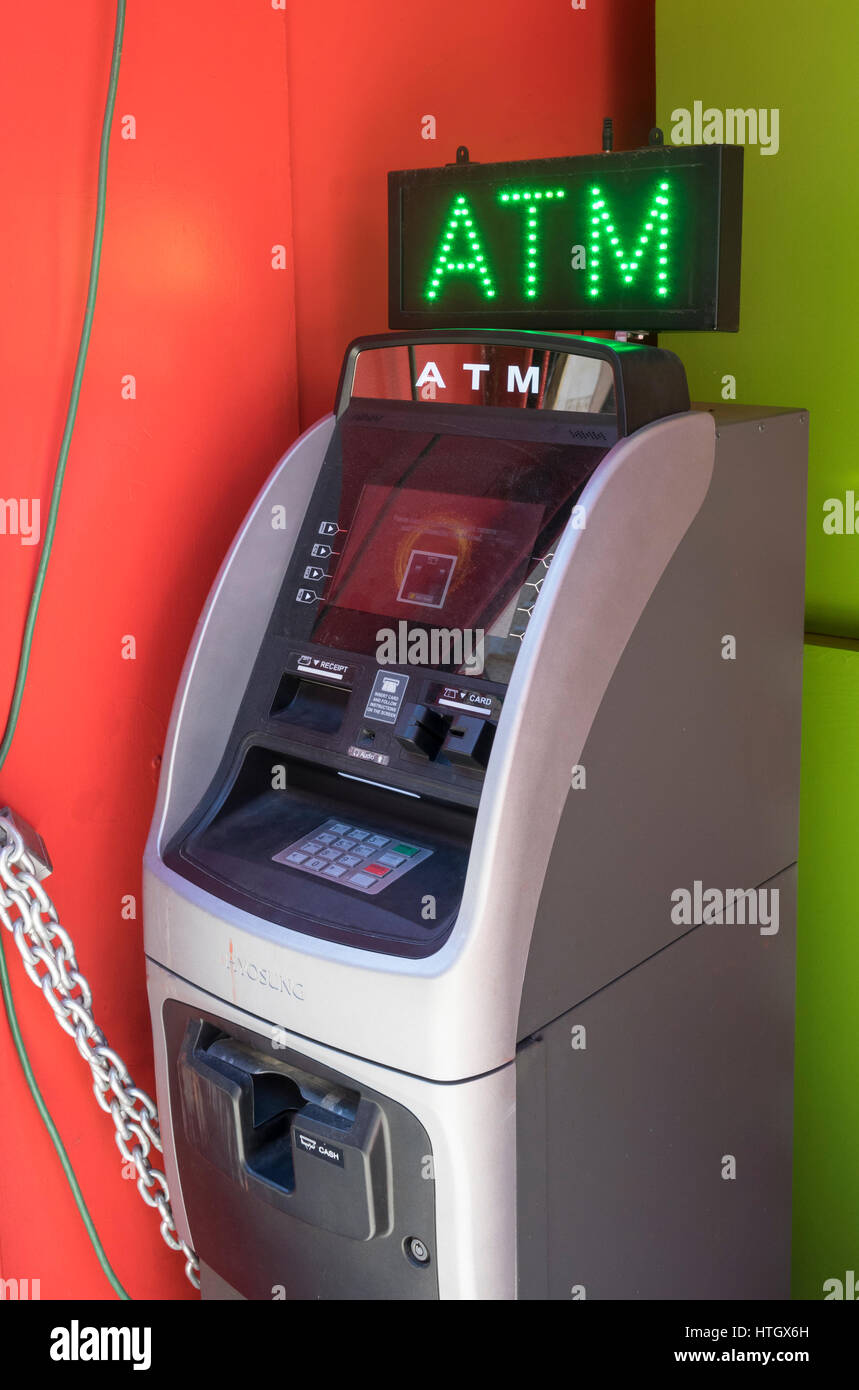 Una proprietà indipendente macchina ATM nella città di New York Foto Stock