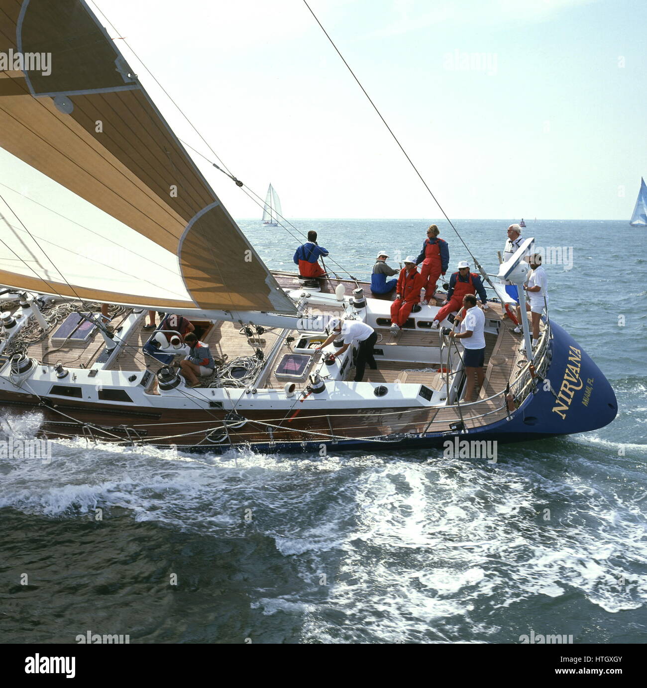 AJAXNETPHOTO. 1989. SOLENT, Inghilterra. - FASTNET RACE YACHT - STATI UNITI MAXI YACHT NIRVANA sulla prima manche di gara di FASTNET ROCK. Foto:JONATHAN EASTLAND/AJAX REF:890553 Foto Stock AJAXNETPHOTO. 1989. SOLENT, Inghilterra. - FASTNET RACE YACHT - STATI UNITI MAXI YACHT NIRVANA sulla prima manche di gara di FASTNET ROCK. Foto:JONATHAN EASTLAND/AJAX REF:890553 Foto Stock