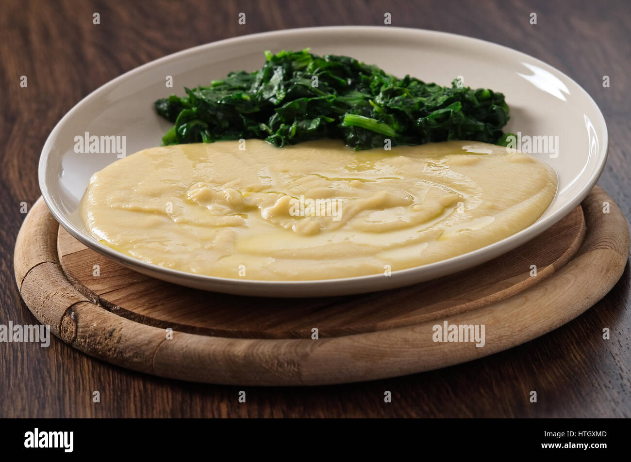 Fava purea di spinaci. Foto Stock