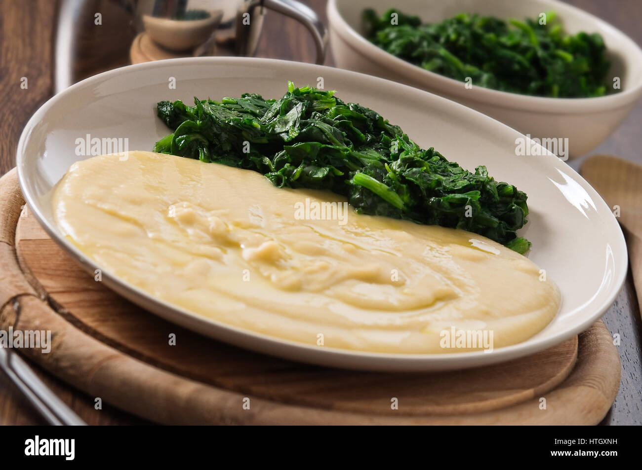 Fava purea di spinaci. Foto Stock