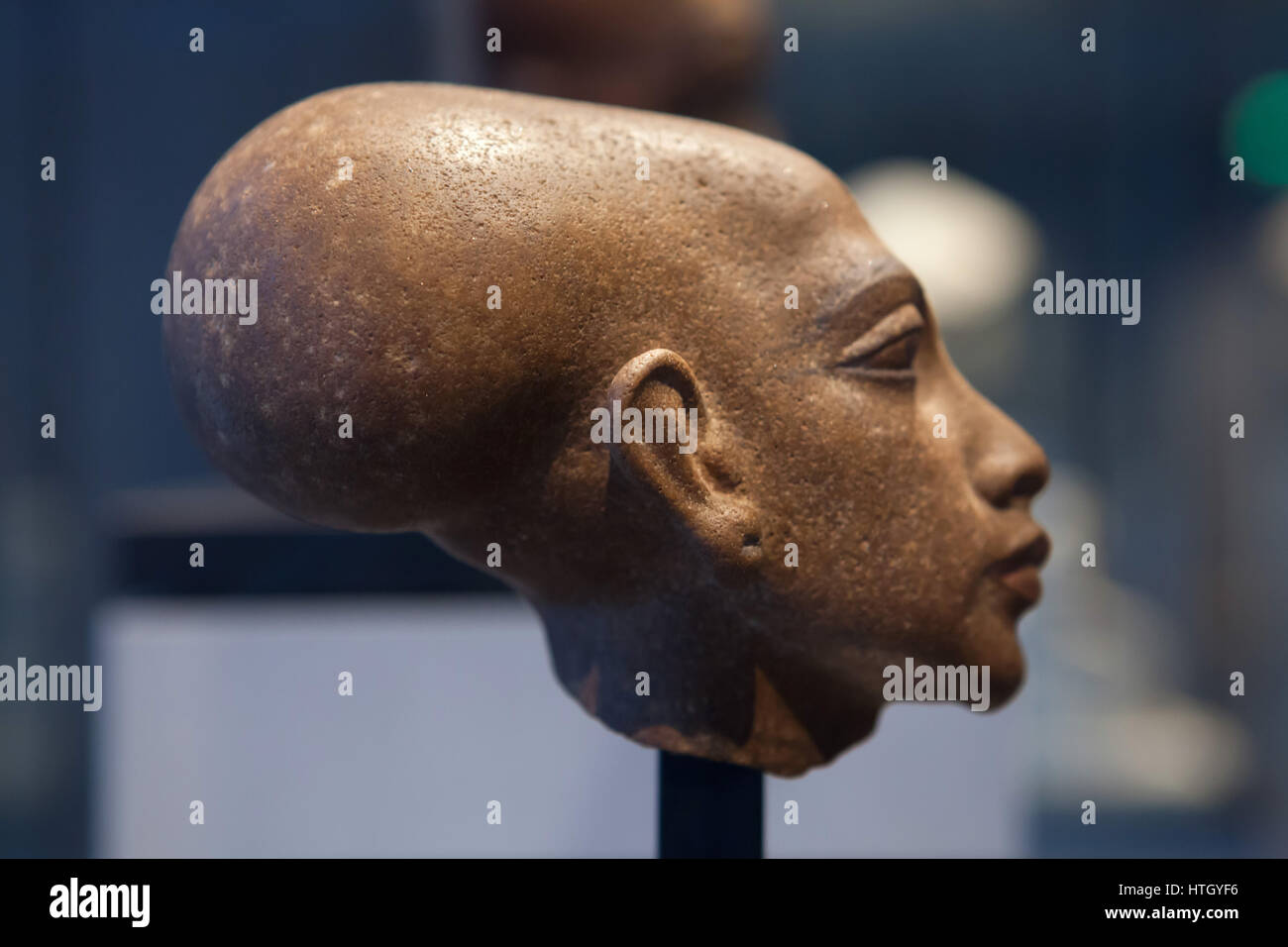 La principessa egiziana. Quarzite testa di una statua di una delle sei figlie del faraone Akhenaton e della regina Nefertiti da circa 1345 BC, XVIII dinastia, regno nuovo di antico Egitto, sul display al Staatliches Museum Agyptischer Kunst (Museo Statale di Arte Egizia) di Monaco di Baviera, Germania. Foto Stock