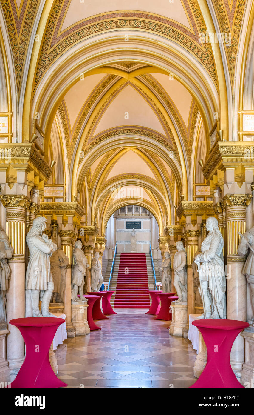 Hall di ingresso del Museo di Storia Militare ( Heeresgeschichtliches Museum ), Vienna, Austria Foto Stock