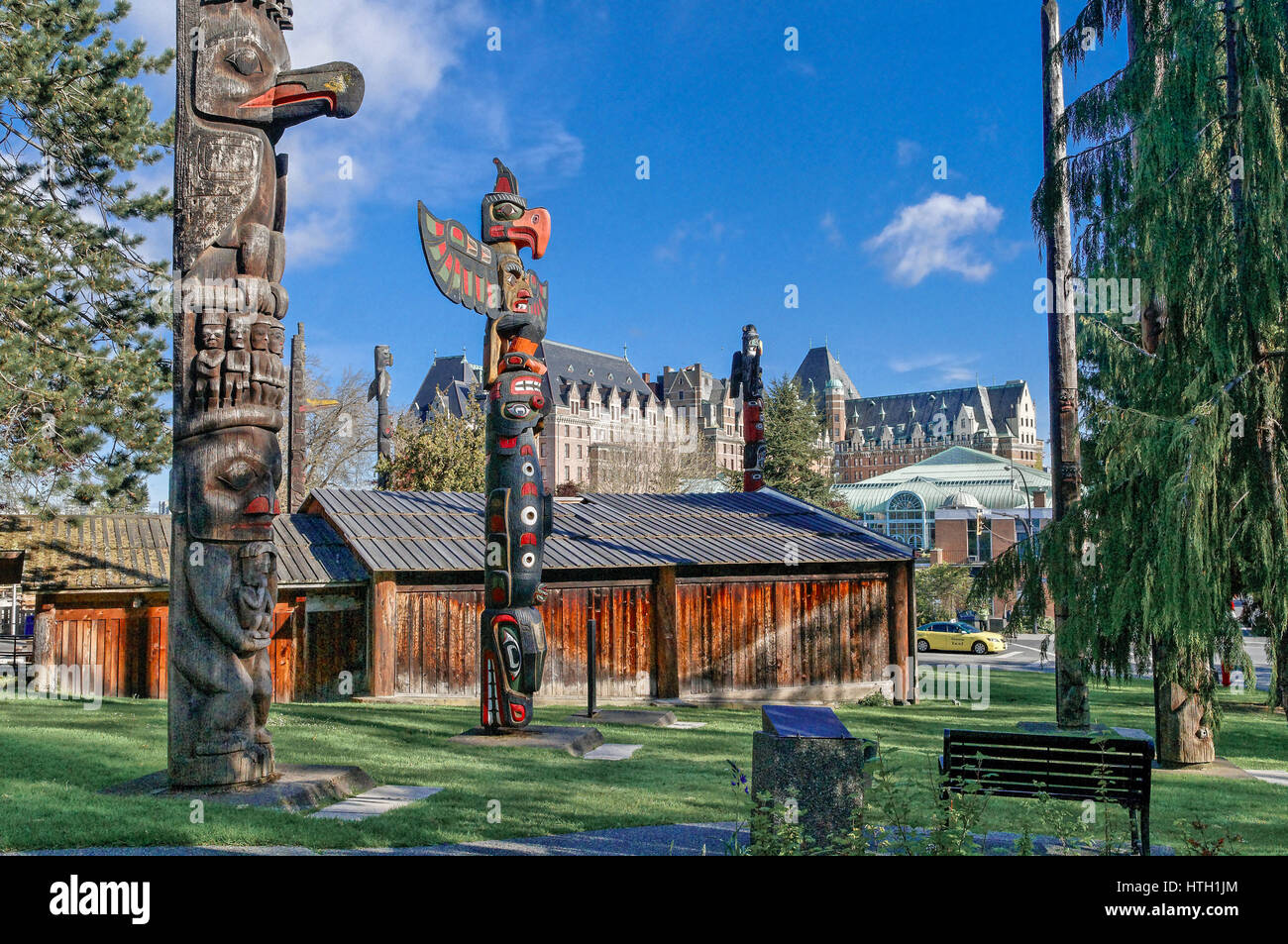 Totem, Thunderbird Park, il Royal British Columbia Museum, Victoria, British Columbia, Canada Foto Stock