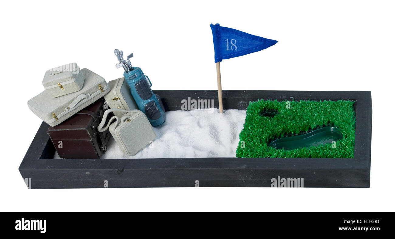 Valigie e club di golf su un incluso Campo da Golf per mostrare una vacanza di golf - percorso incluso Foto Stock