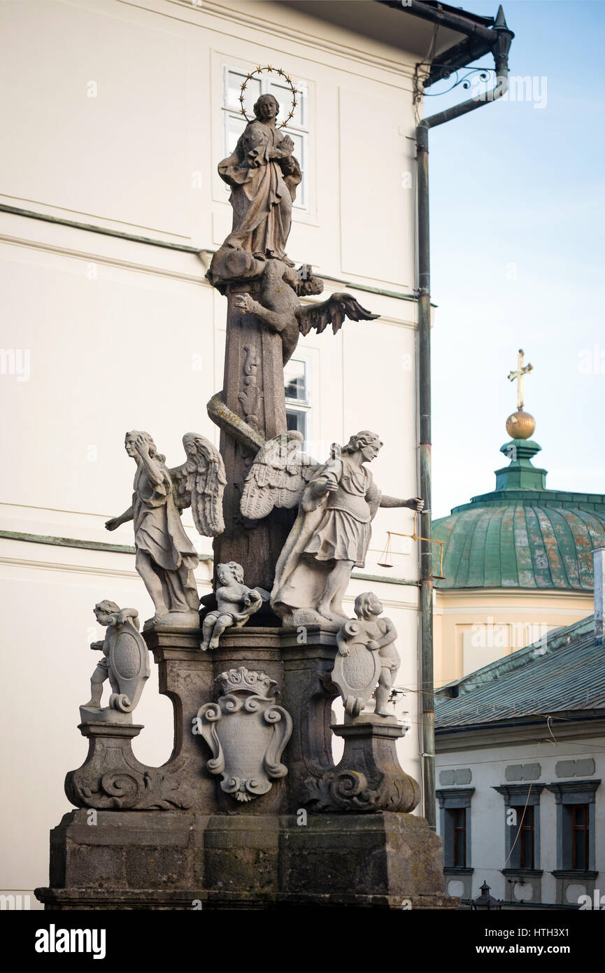 Immacolata Maria pilastro nel centro della città di Banska Stiavnica, Slovacchia Foto Stock