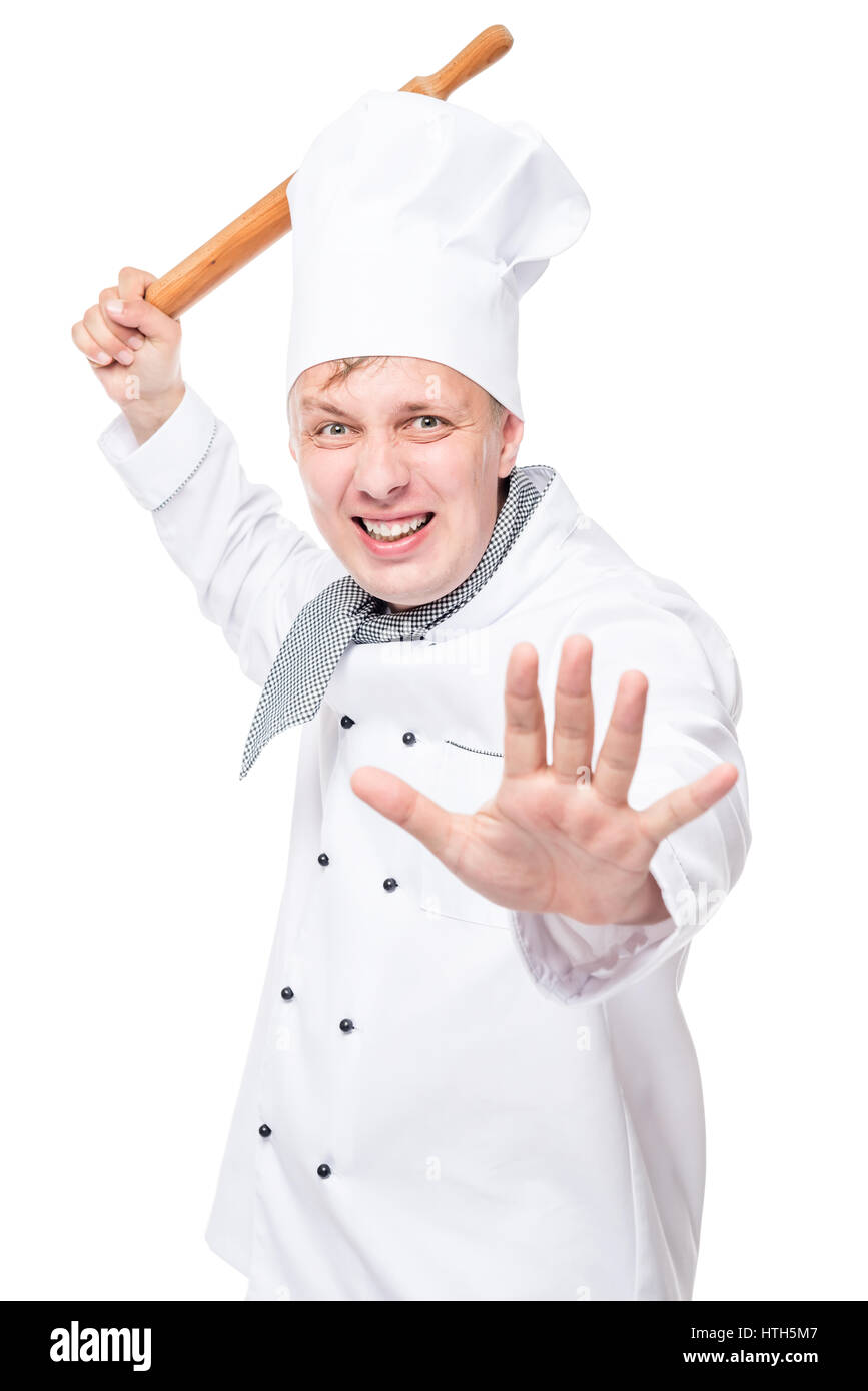 Un arrabbiato chef con una laminazione di legno attacco pin su sfondo bianco Foto Stock