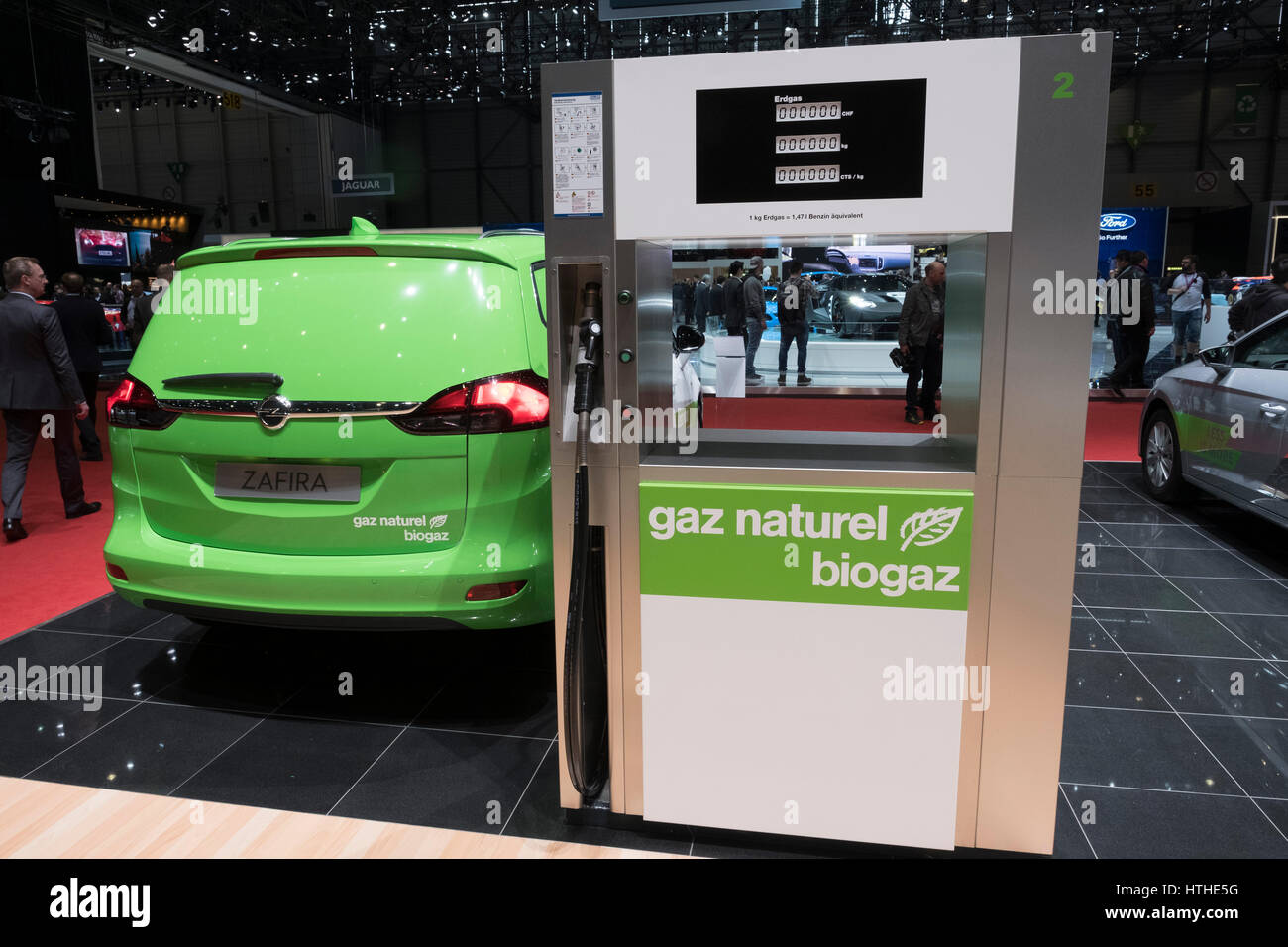 Il display della pompa di erogazione biogas naturale mediante gas Naturel Biogaz azienda a 87th Geneva International Motor Show di Ginevra Svizzera 2017 Foto Stock