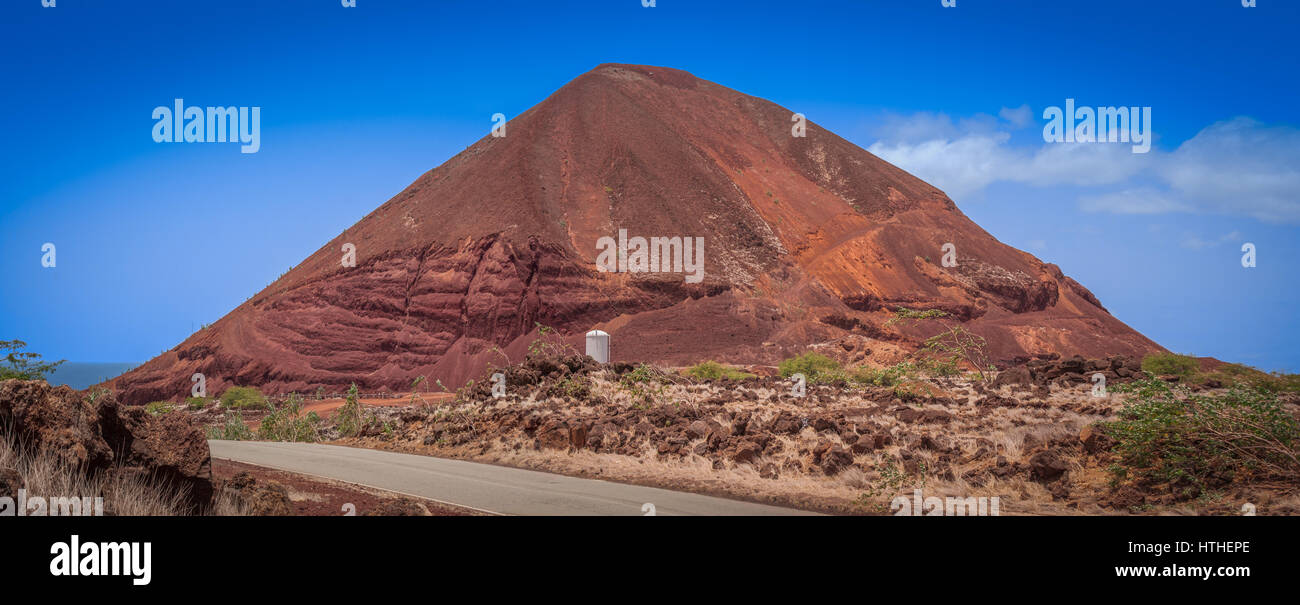 Uno dei molti tumuli vulcanica sull'Isola di Ascensione Foto Stock
