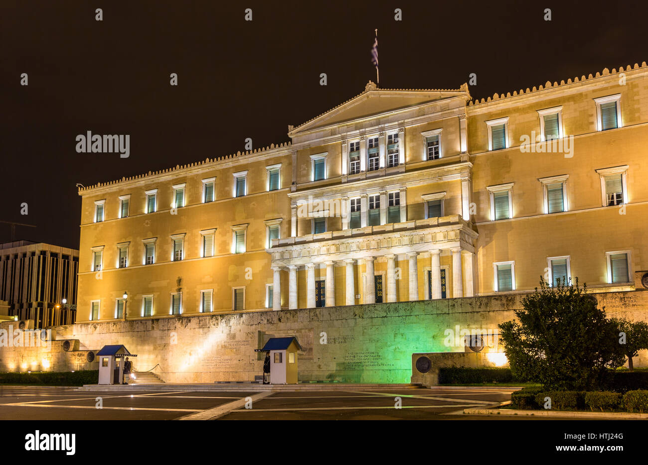 Il Parlamento ellenico di notte - Atene, Grecia Foto Stock