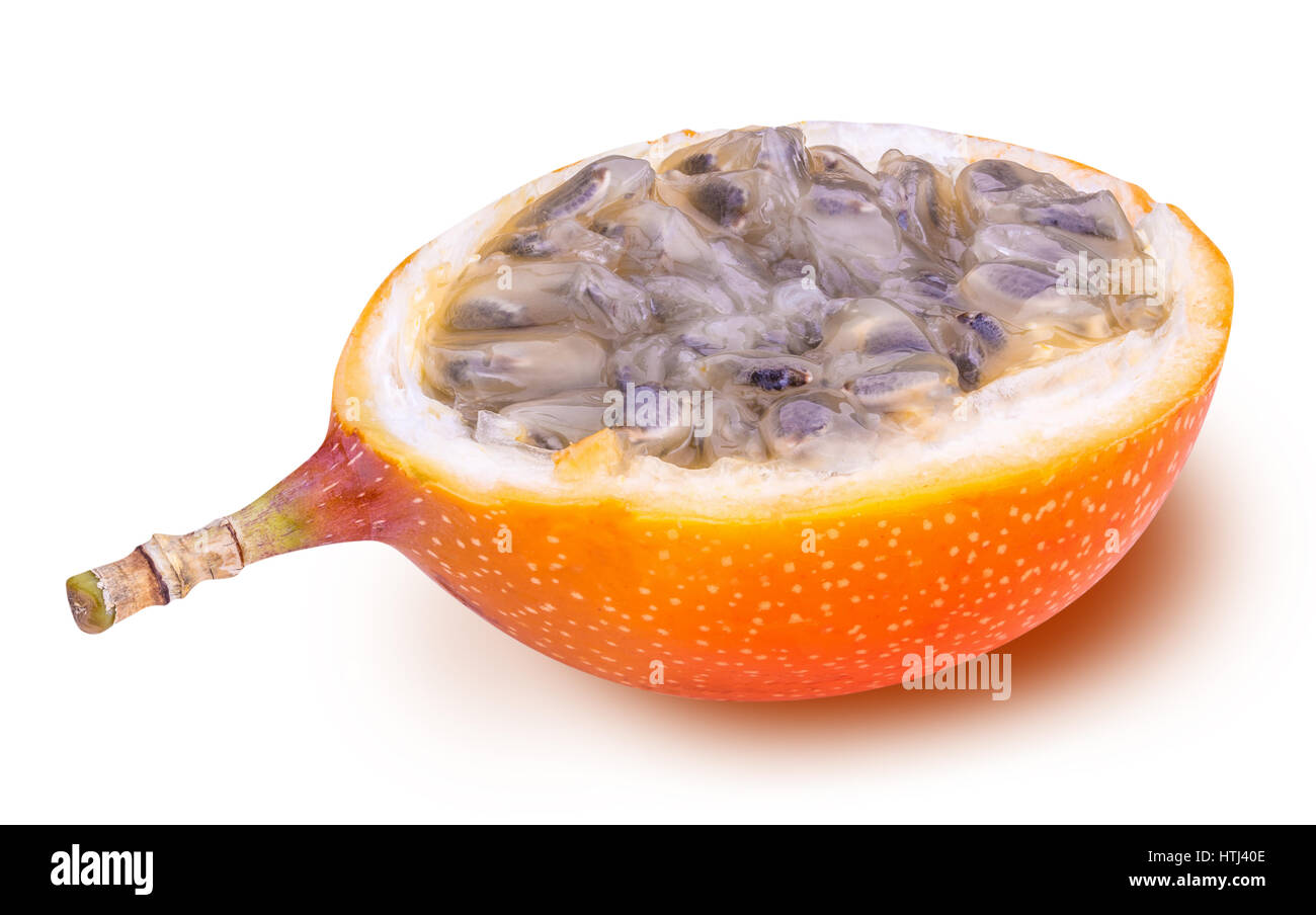 Granadilla frutto isolato su sfondo bianco con tracciato di ritaglio Foto Stock