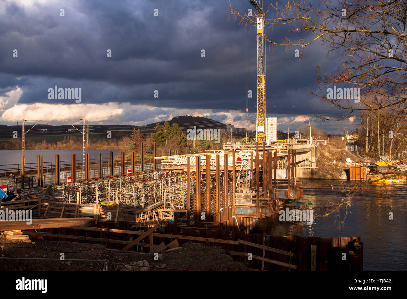 Germania, Wetter sul fiume Ruhr, nuova costruzione dell'Obergraben ponte della strada federale B 226 al lago Harkort. Foto Stock