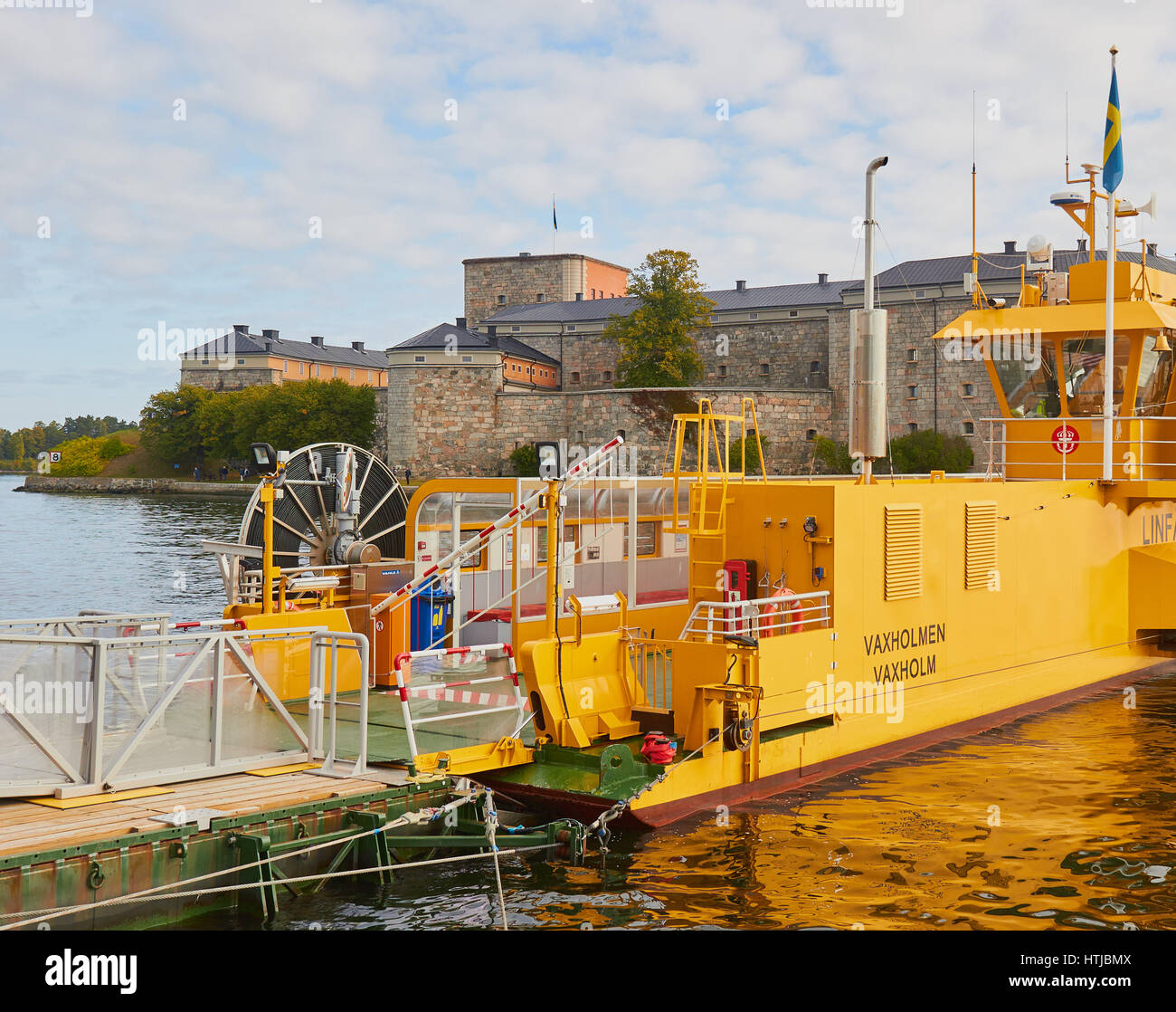 Cavo di collegamento del traghetto Vaxholm per la Fortezza di Vaxholm isola, Svezia e Scandinavia Foto Stock