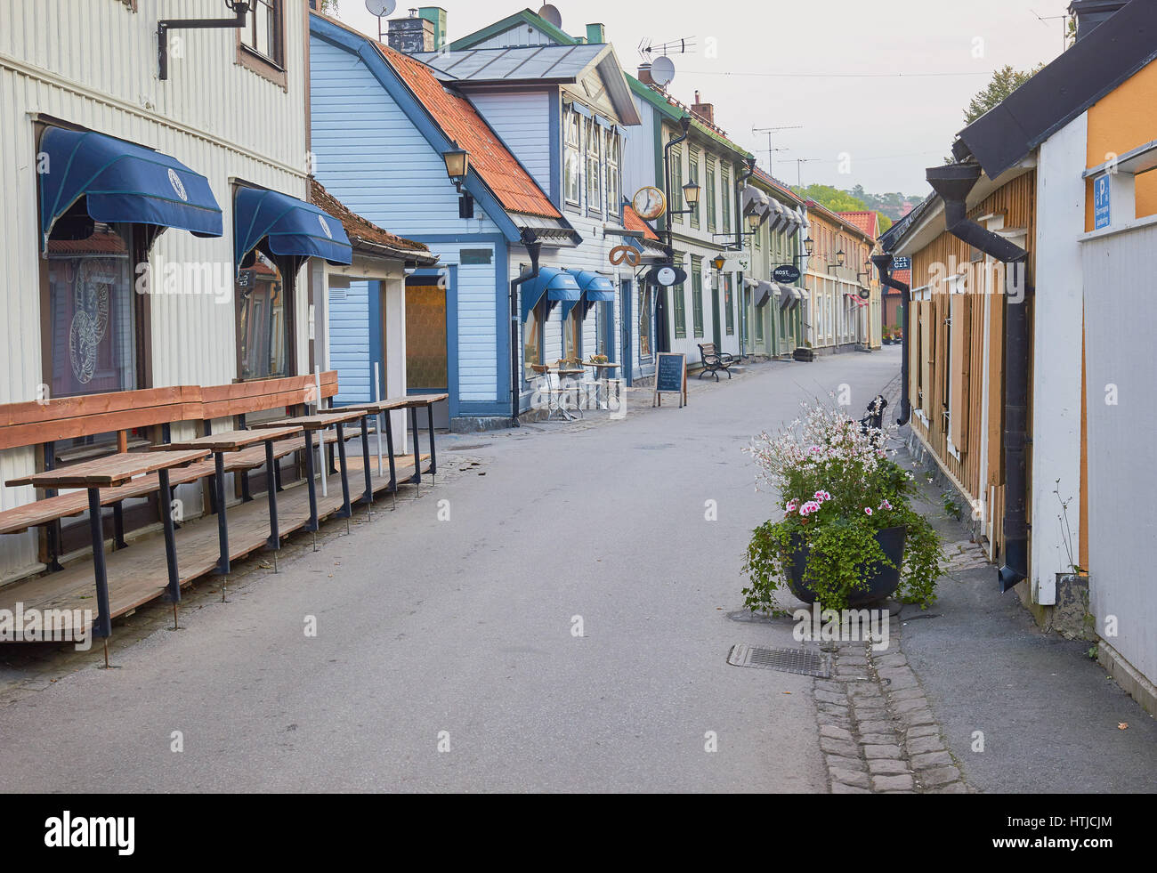 La Stora Gatan strada principale di Sigtuna la città più antica della Svezia, contea di Stoccolma, Svezia e Scandinavia Foto Stock
