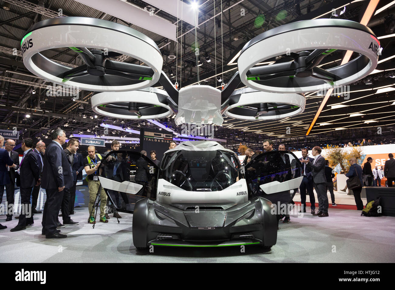 Airbus e Italdesign Pop.Up flying drone auto presso la 87th International  Motor Show di Ginevra Foto stock - Alamy
