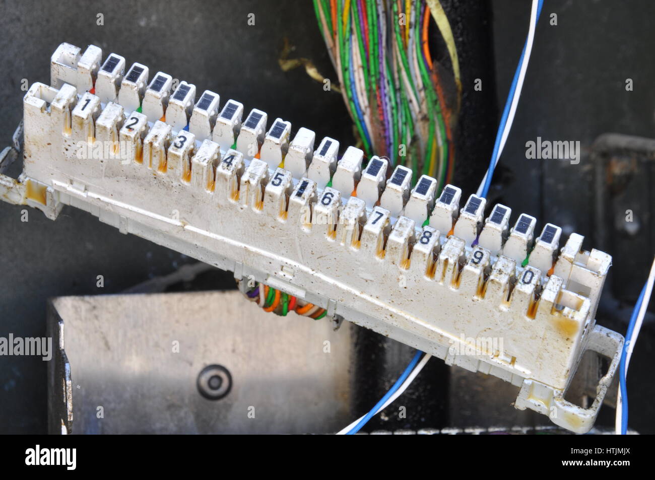 Vecchia coppia cavo di collegamento dei sistemi di telecomunicazione Closeup Foto Stock