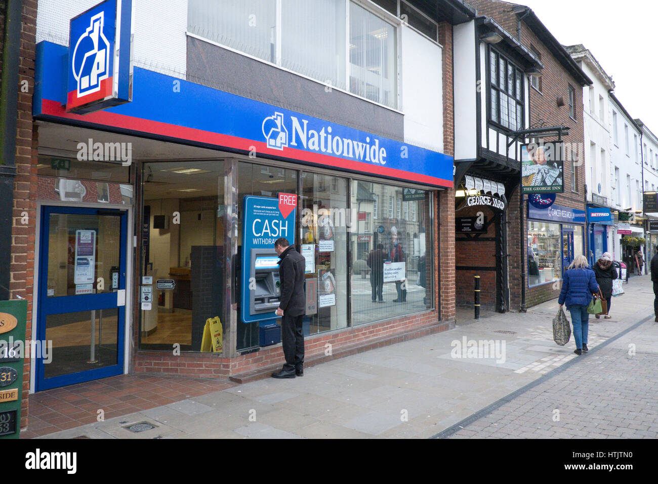 Banca nazionale a Andover. Nationwide Building Society è un cittadino britannico di mutuo istituto finanziario e il più grande edificio della società in tutto il mondo Foto Stock