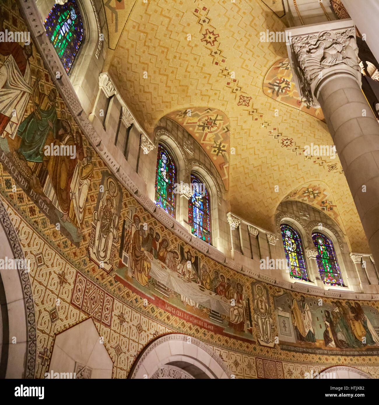 Interno del Santuario della Basilica di Sainte-Anne de Beaupré Foto Stock