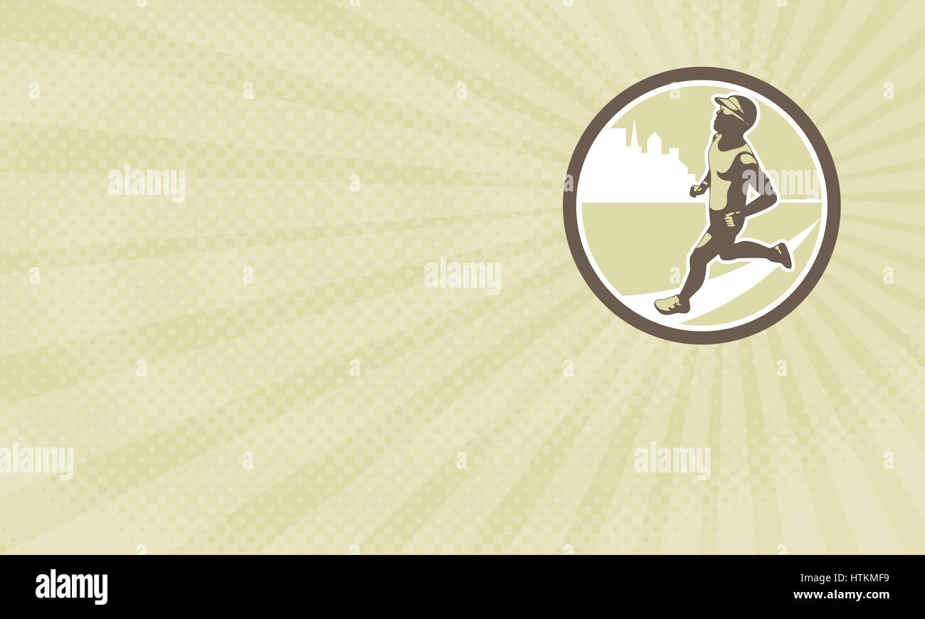 Business card mostra illustrazione del triatleta maratoneta in esecuzione rivolta verso la vista laterale con edifici in background imposta cerchio interno fatto rétro Foto Stock