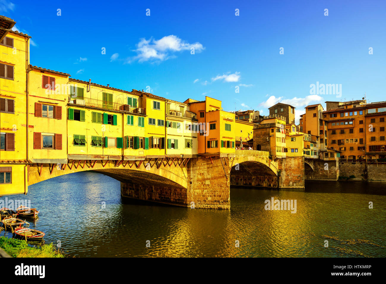 Ponte Vecchio sul tramonto, Ponte Vecchio, pietra miliare medievale sul fiume Arno. Firenze, Toscana, Italia. Foto Stock