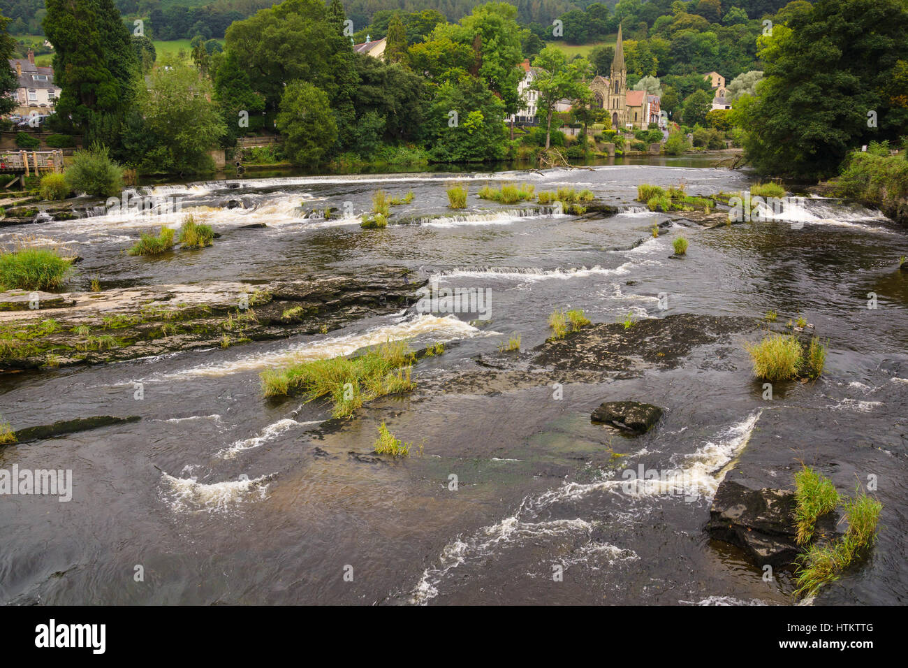 Fiume Dee o Afon Dyfrdwy in Llangollen un gateway popolari turistico e scenic destinazione in North East Wales Foto Stock