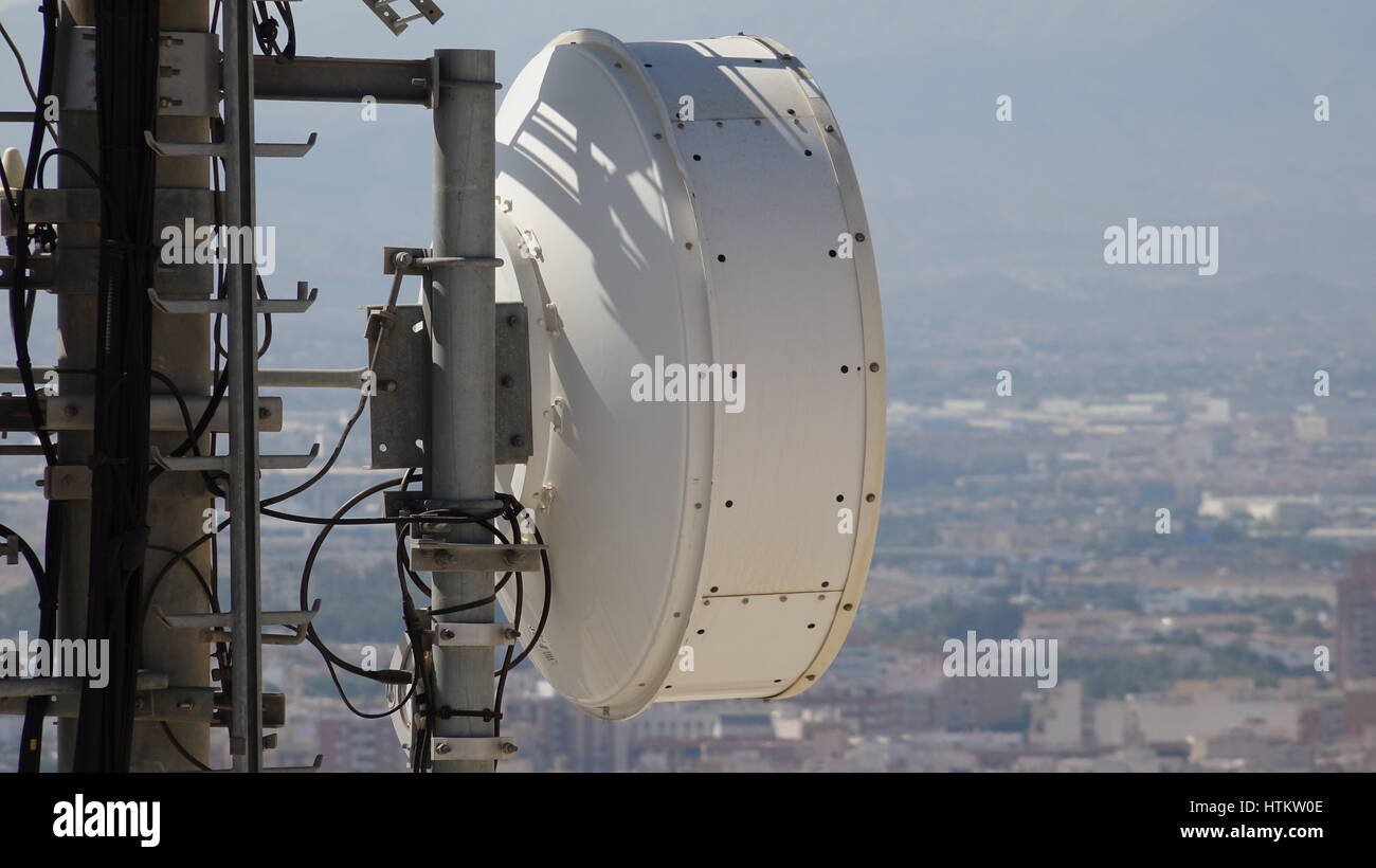 Torre cellulare trasmettitore ricevitore Foto Stock