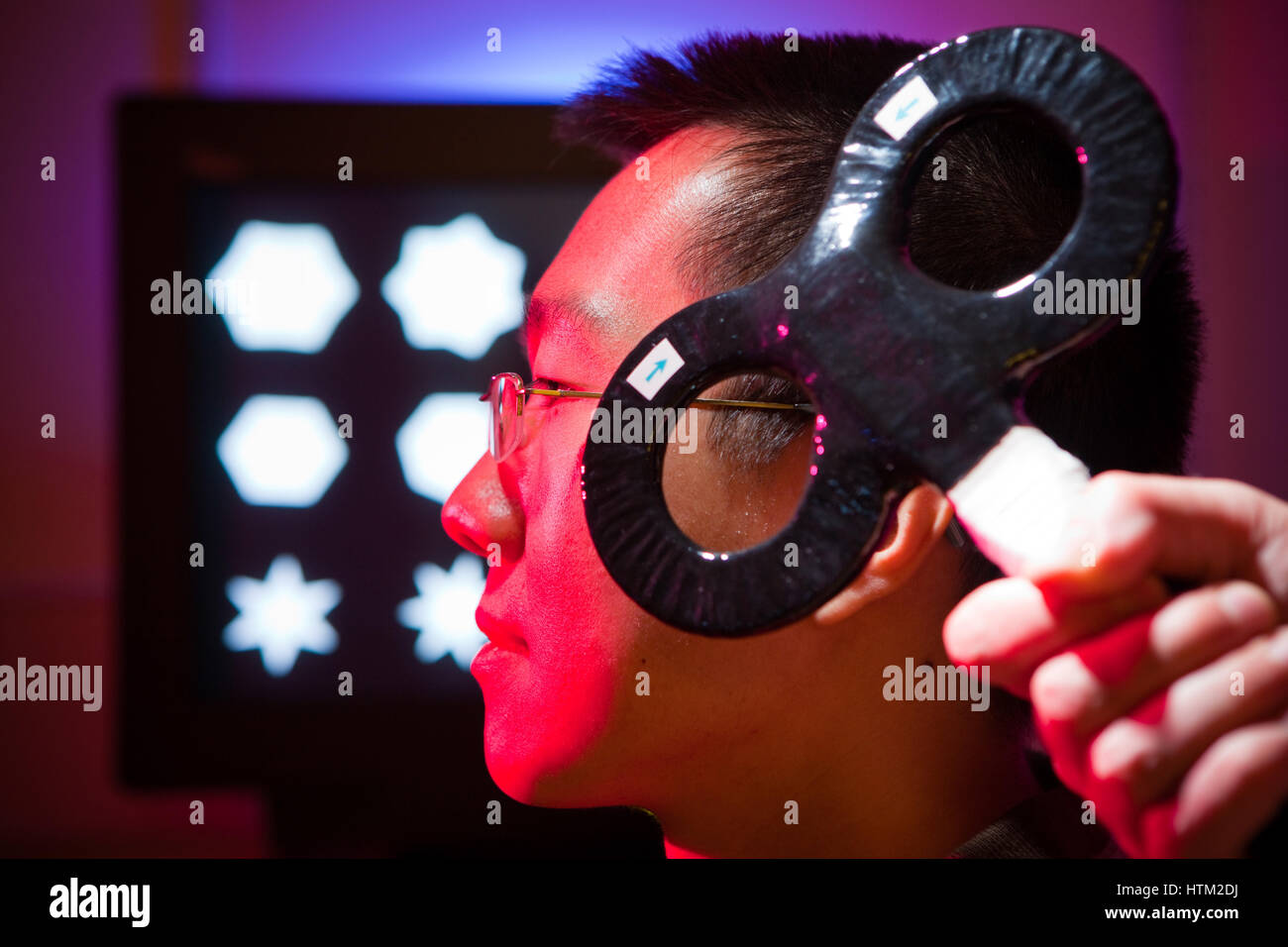 Esperimenti medici e di ricerca presso università di Cardiff Scuola di psicologia, Cardiff Wales, Regno Unito Foto Stock