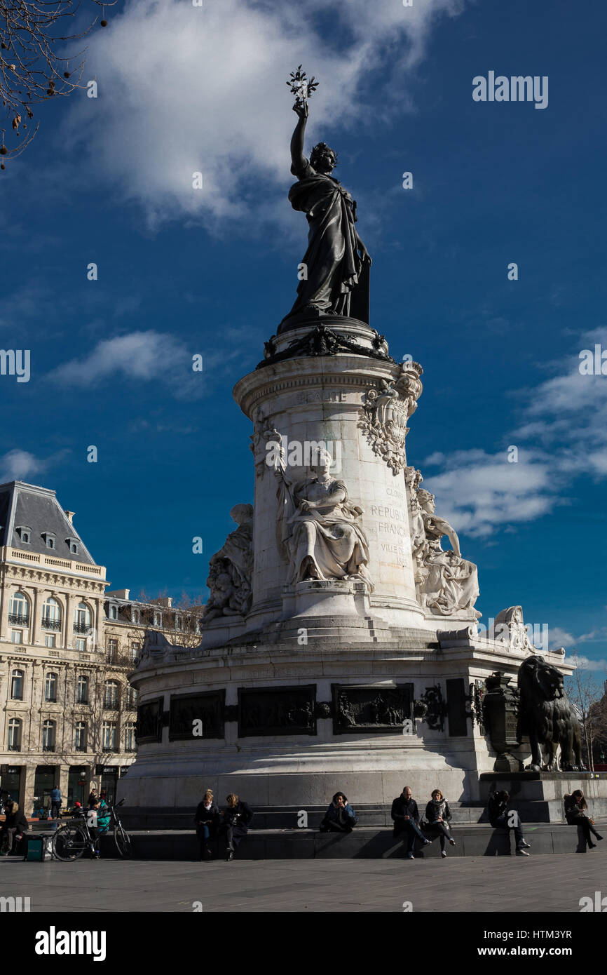 Monument de la republique parigi francia immagini e fotografie stock ad alta risoluzione Alamy