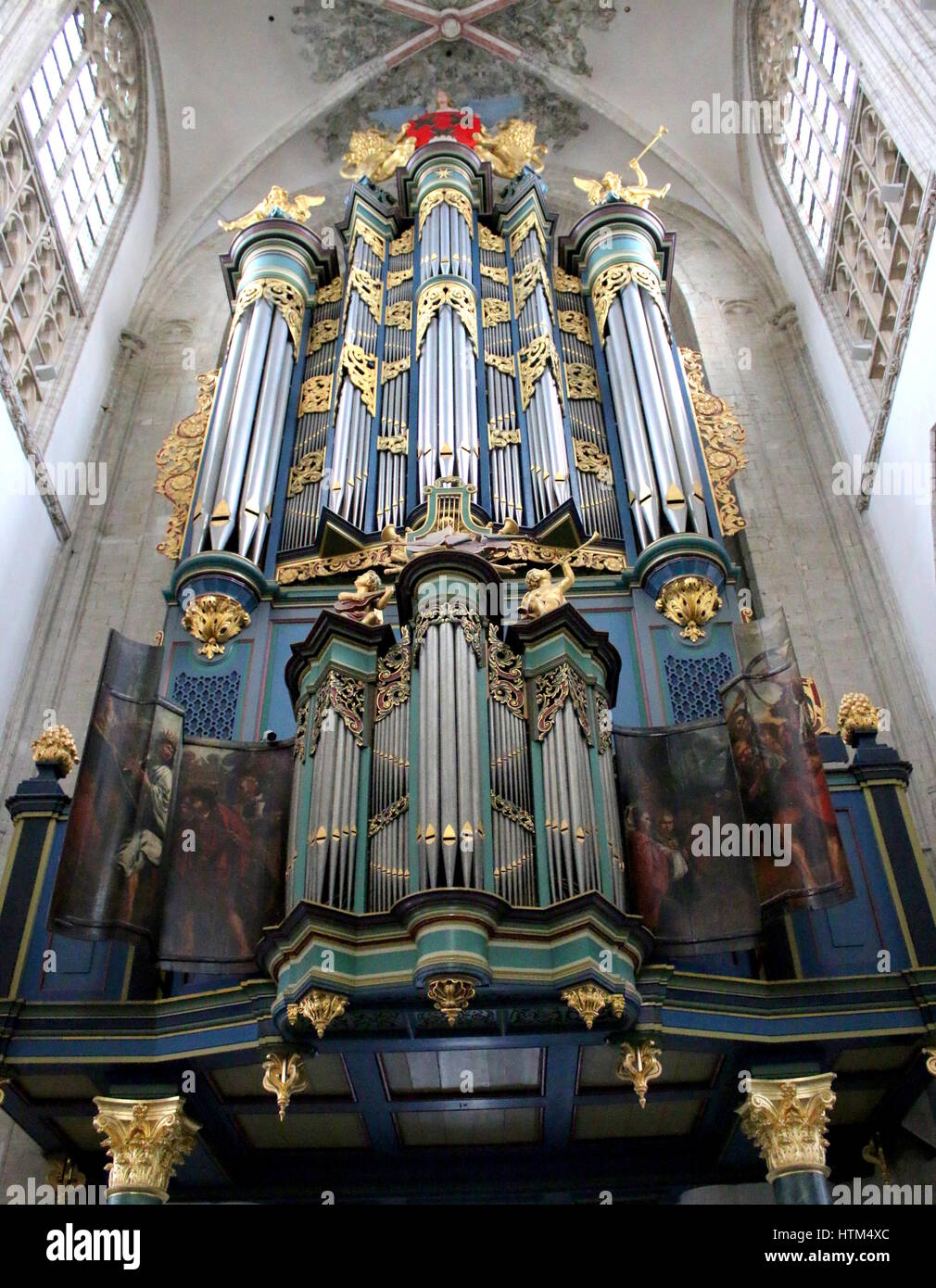 Monumentale organo Flentrop nella chiesa di Nostra Signora (Onze-Lieve-Vrouwekerk), un ex cattedrale della città di Breda, Brabante Settentrionale, Paesi Bassi Foto Stock
