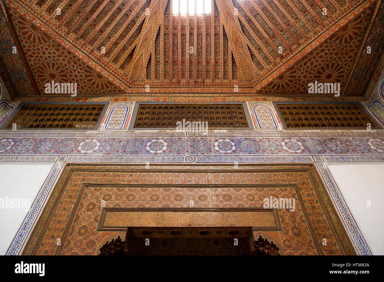 La colorata architettura interni del Museo Dar Si Said (Museo di Arte Marocchina) a Marrakesh (Marrakech) Marocco Foto Stock