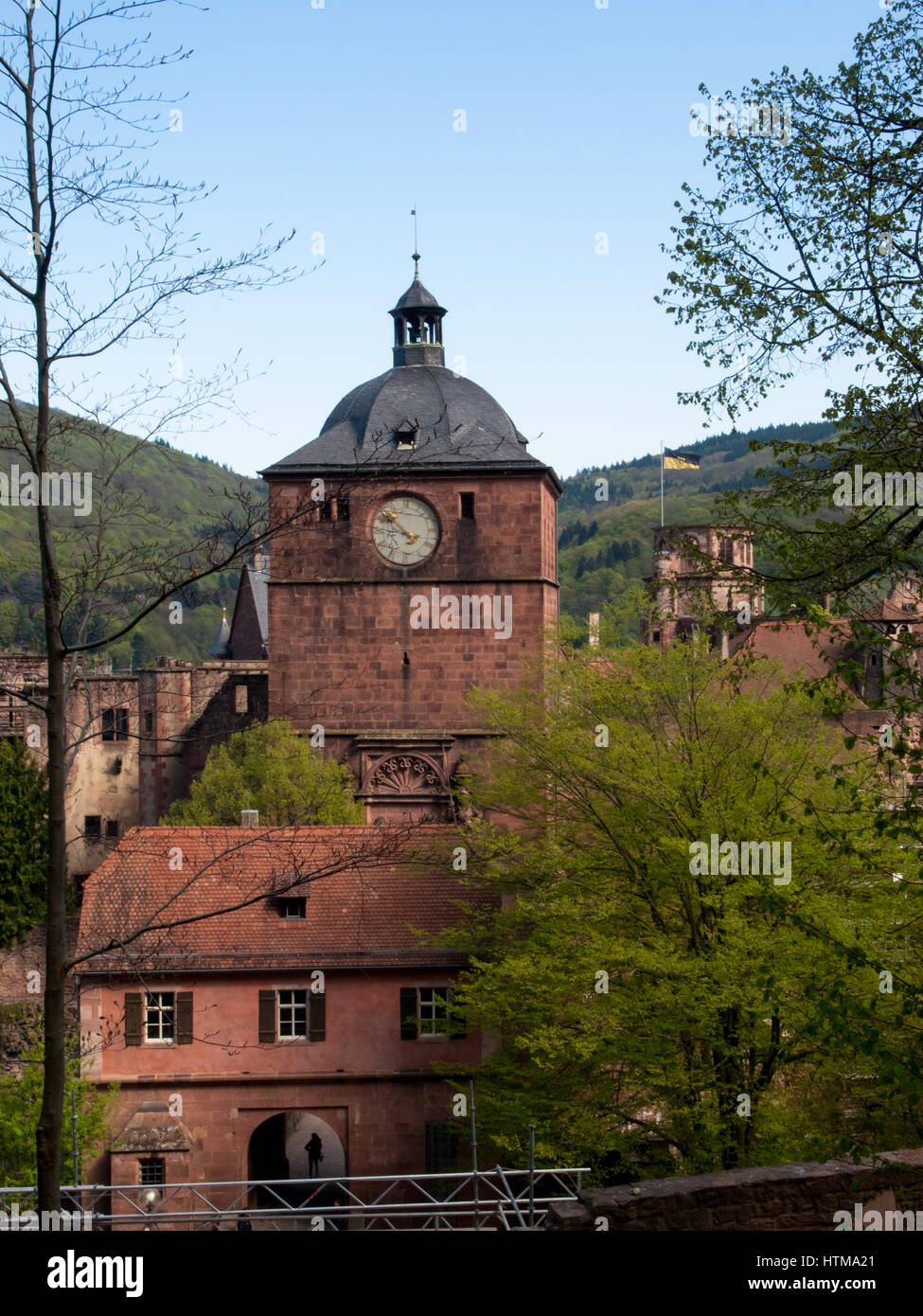 Heidelberg, Germania - 20 Aprile 2015: Castello di Heidelberg, il cui interno rimane in gran parte in rovina per la riparazione dei danni subiti durante la Guerra dei Trent'anni Foto Stock