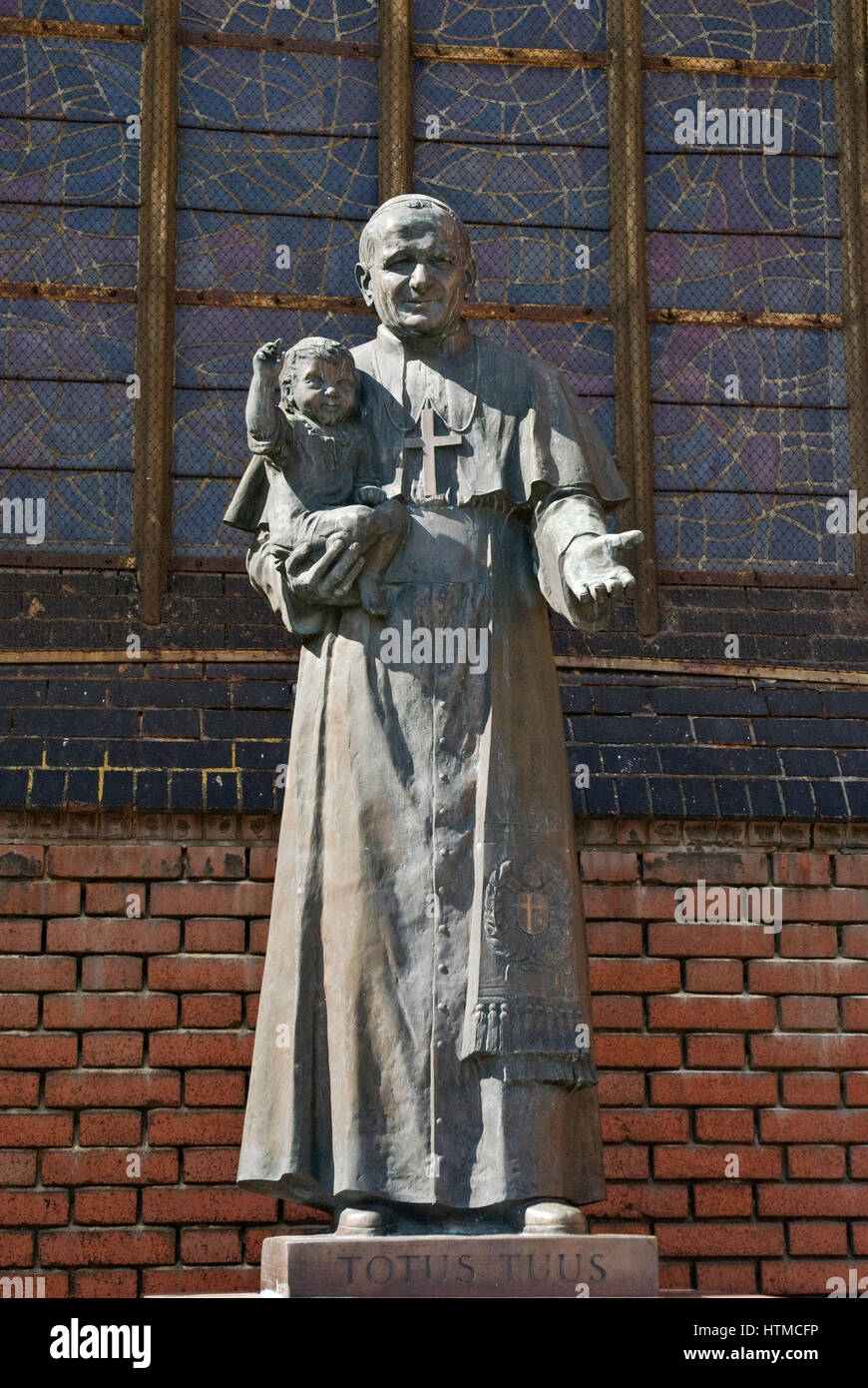Papa Giovanni Paolo II statua presso la chiesa di Santa Brigida a Danzica Polonia, Pomorskie, Polonia Foto Stock